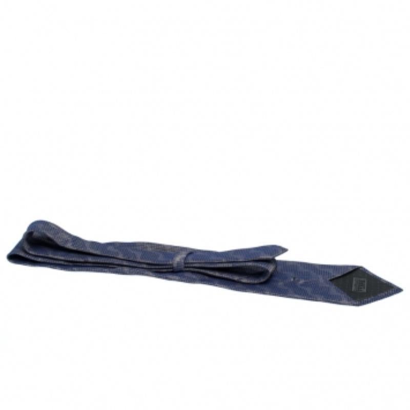 Traditionelle Krawatte aus marineblauem Seidenjacquard von Gianfranco Ferre (Grau) im Angebot