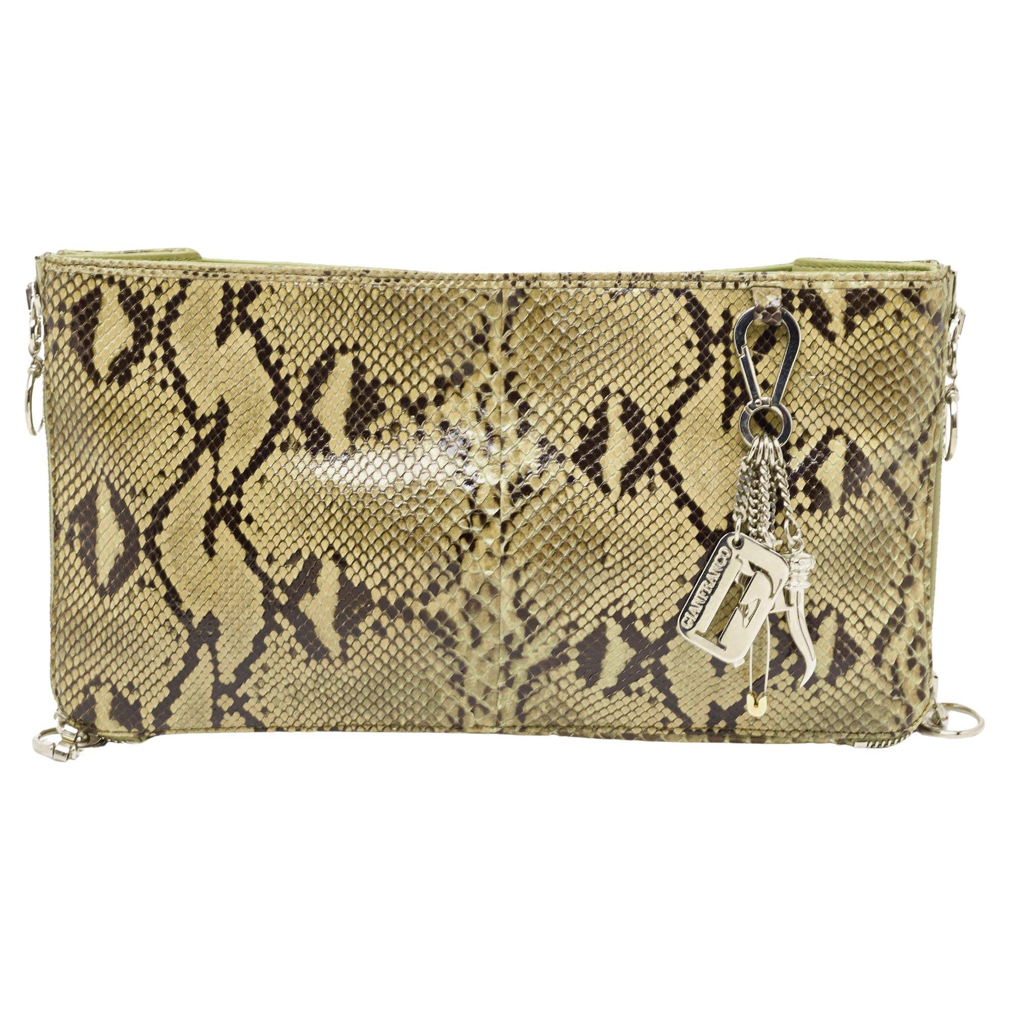 Pochette surdimensionnée Gianfranco Ferre en python vert olive avec fermeture éclair en vente