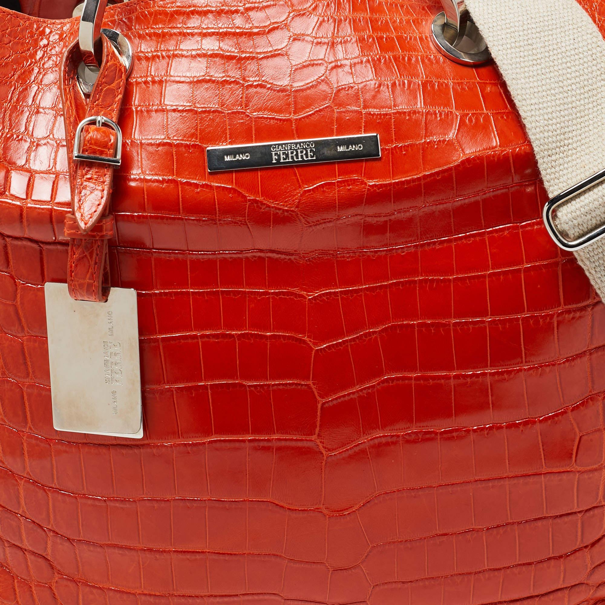 Sac cabas à boucle en crocodile orange Gianfranco Ferre en vente 3