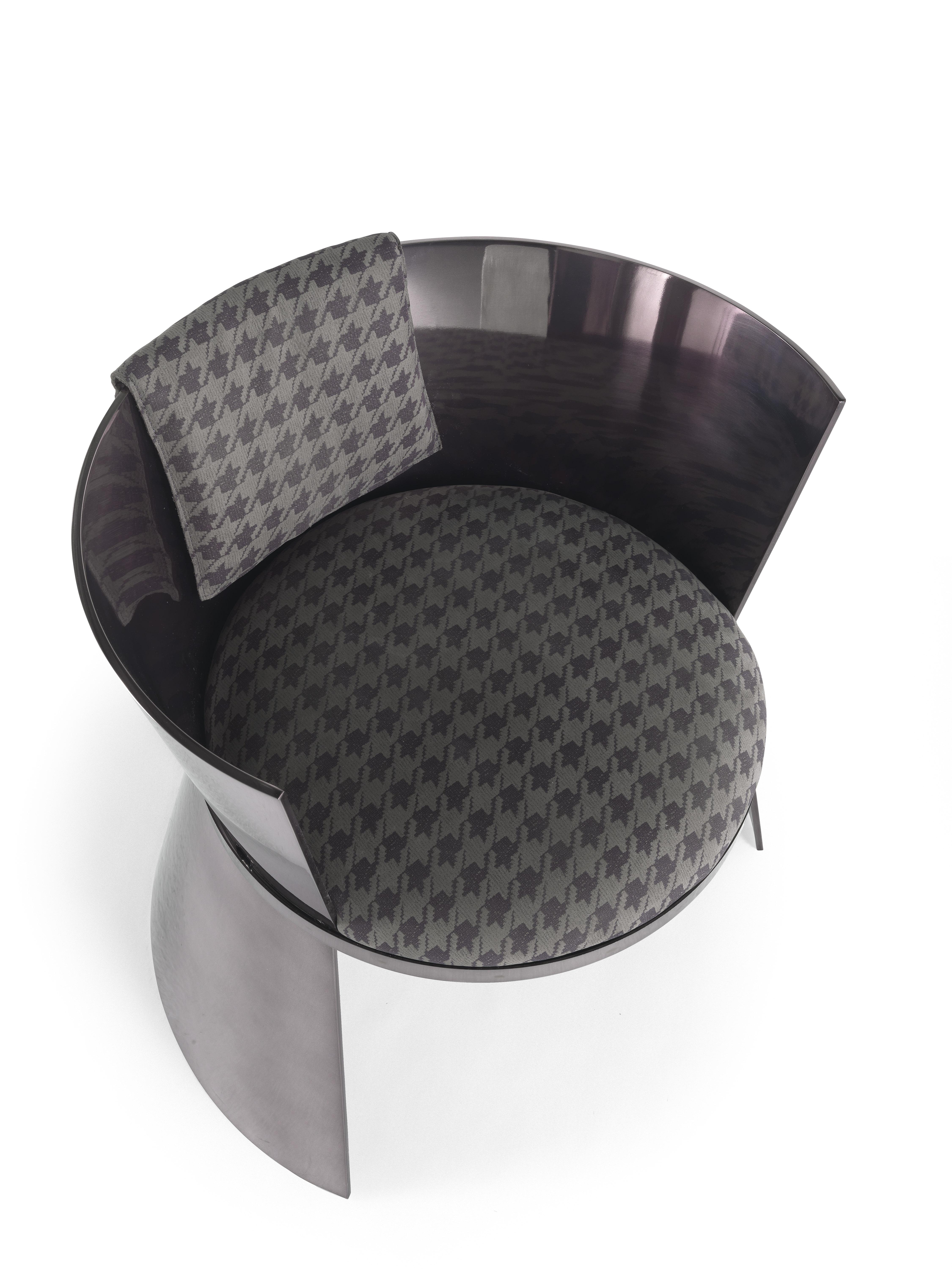 Modern 21st Century Pearl Armchair in Leather by Gianfranco Ferré Home For Sale