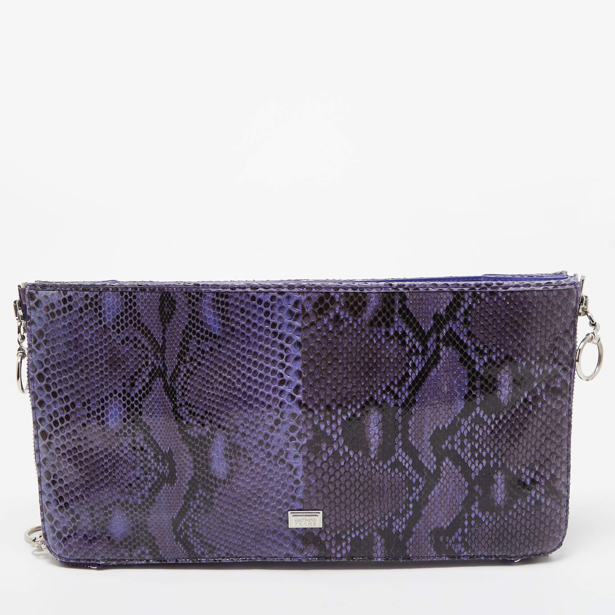 Gianfranco Ferre Pochette surdimensionnée à fermeture éclair latérale en python violet en vente 4