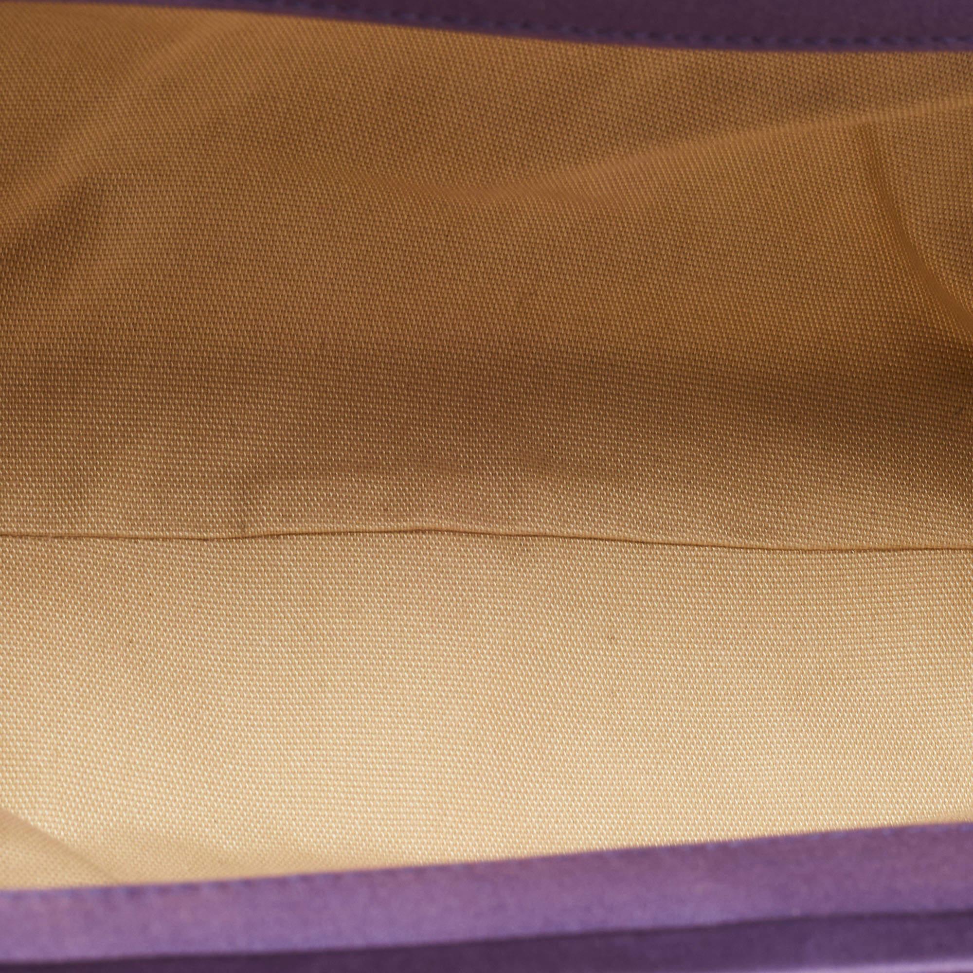 Gianfranco Ferre - Pochette à breloques en satin violet en vente 5