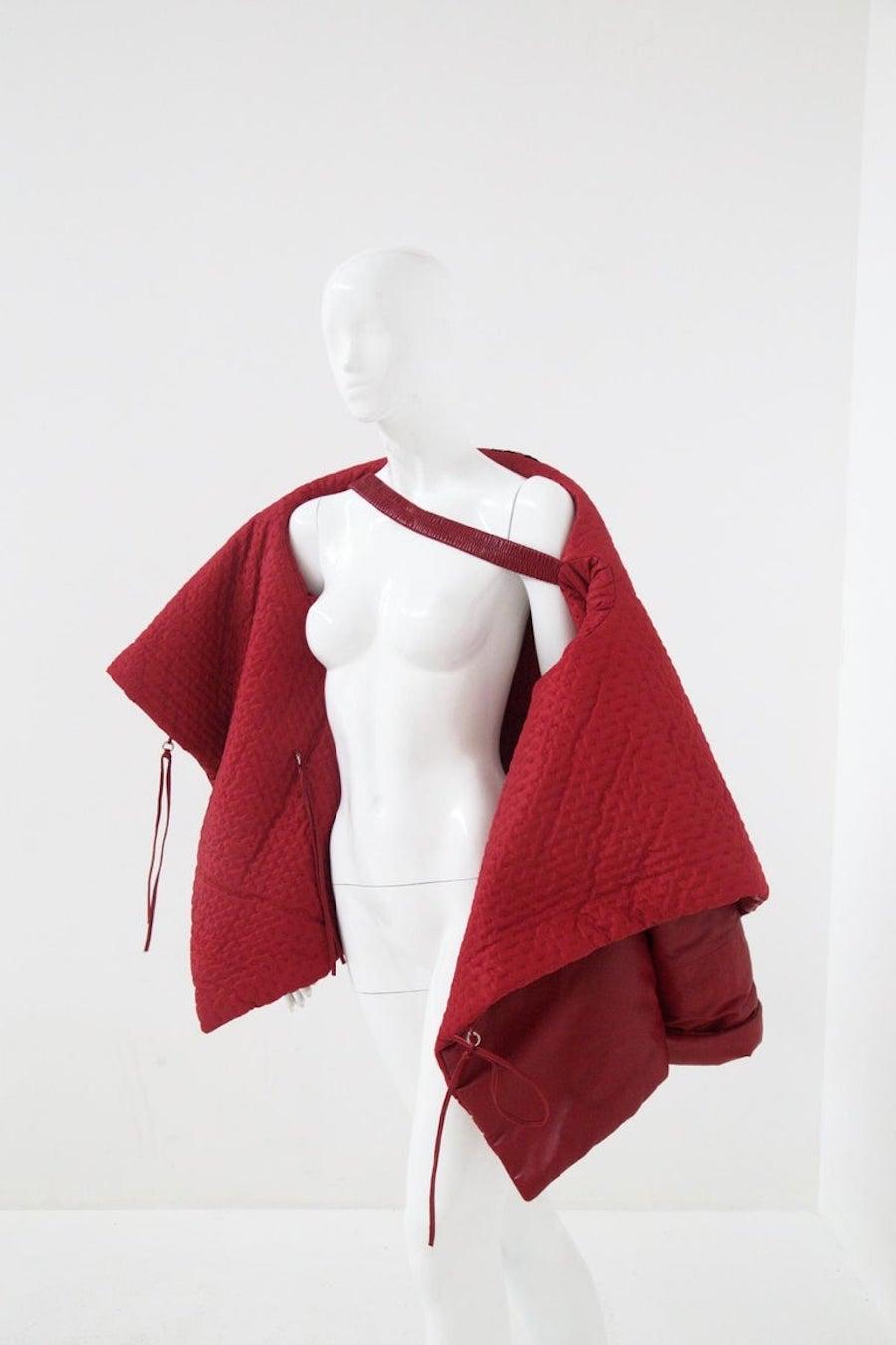 Gianfranco Ferré - Seltene rote Lederjacke in Übergröße im Angebot 14