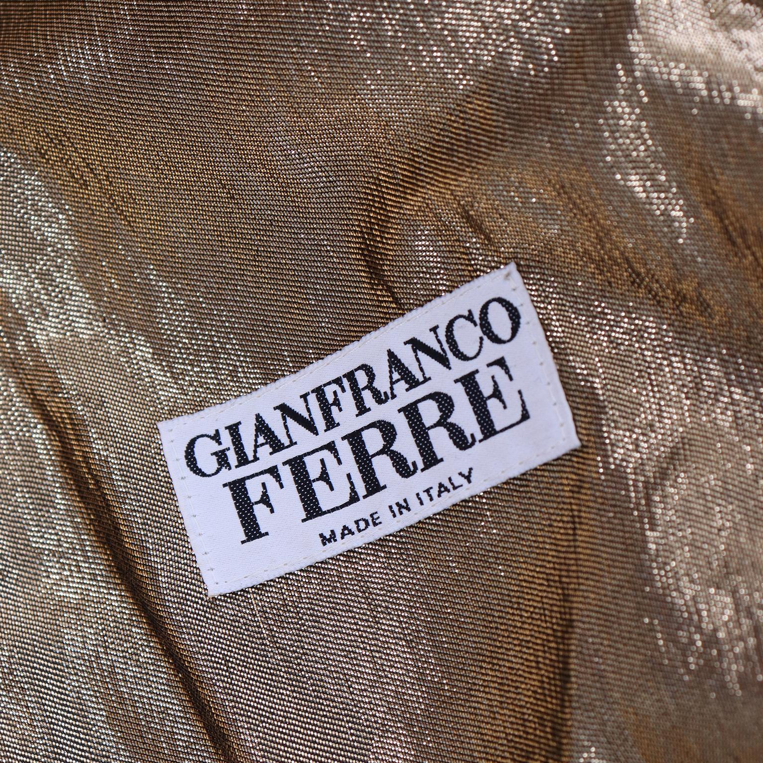 Gianfranco Ferre - Veste de défilé en cuir doré brodée sur le thème de l'océan, issue d'un défilé printemps-été 1992 en vente 13