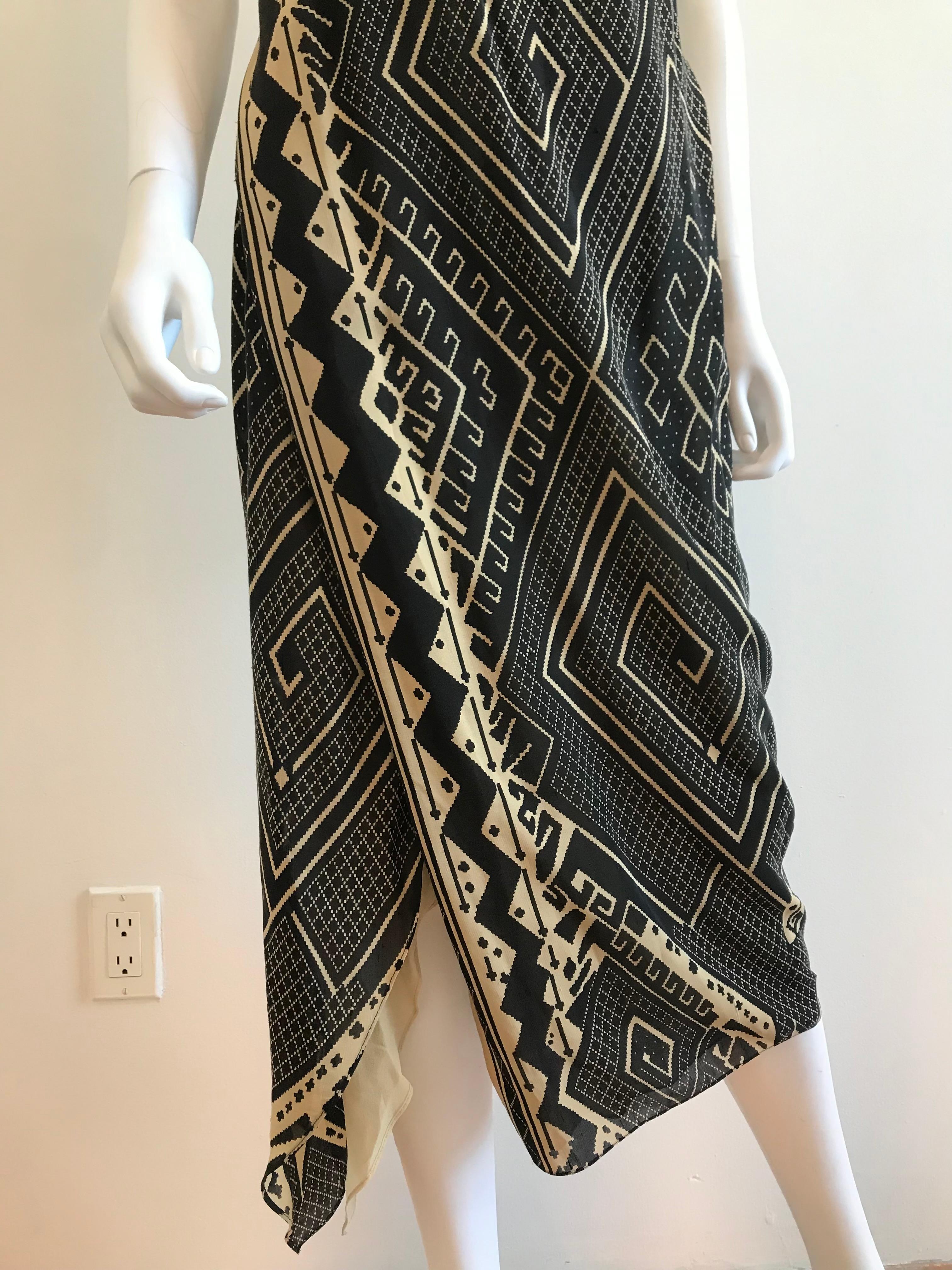 Gianfranco Ferre Silk Geometric Aztec Open Back Print Dress In Good Condition For Sale In Brooklyn, NY