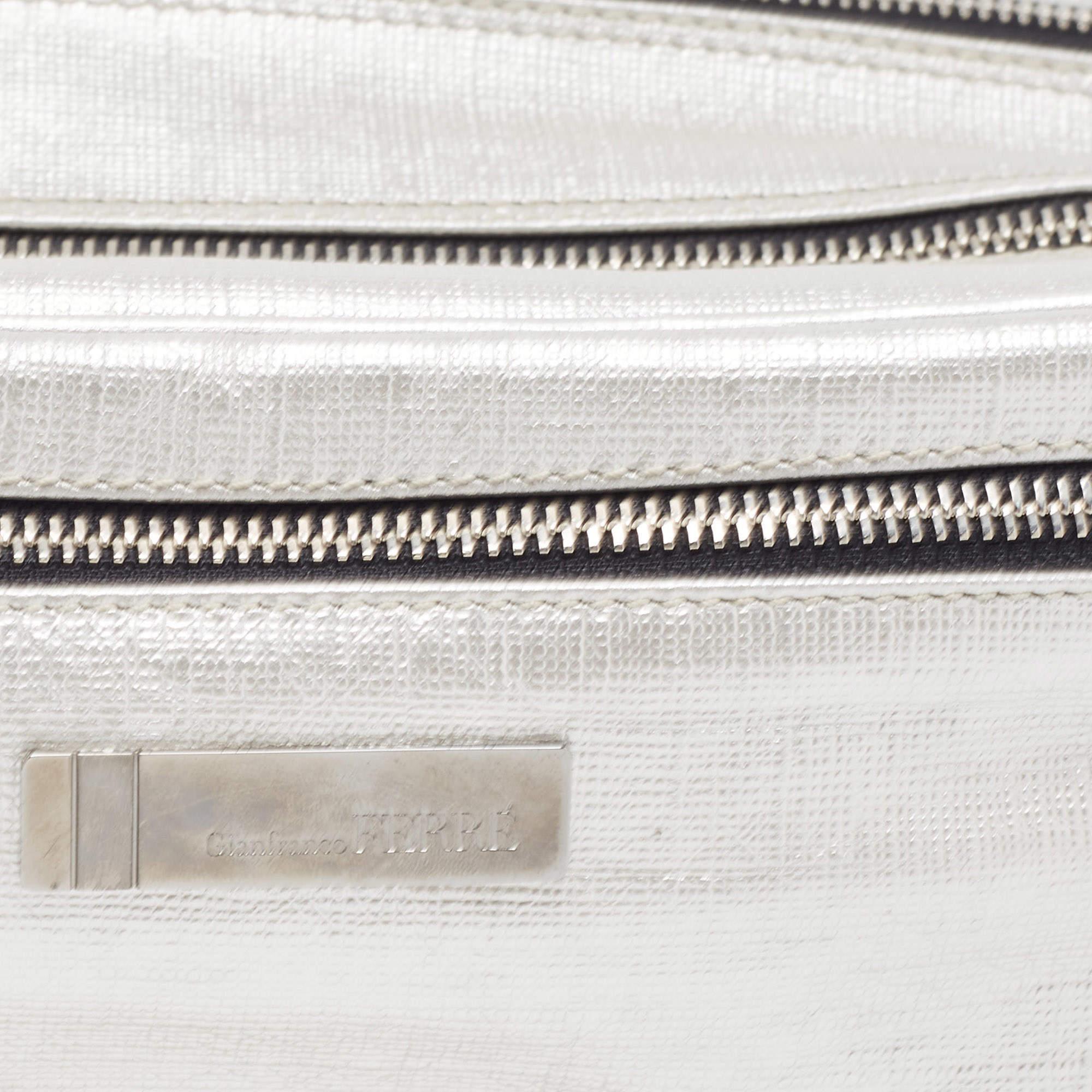 Gianfranco Ferre Silver Leather Oversized Pouch For Sale 2