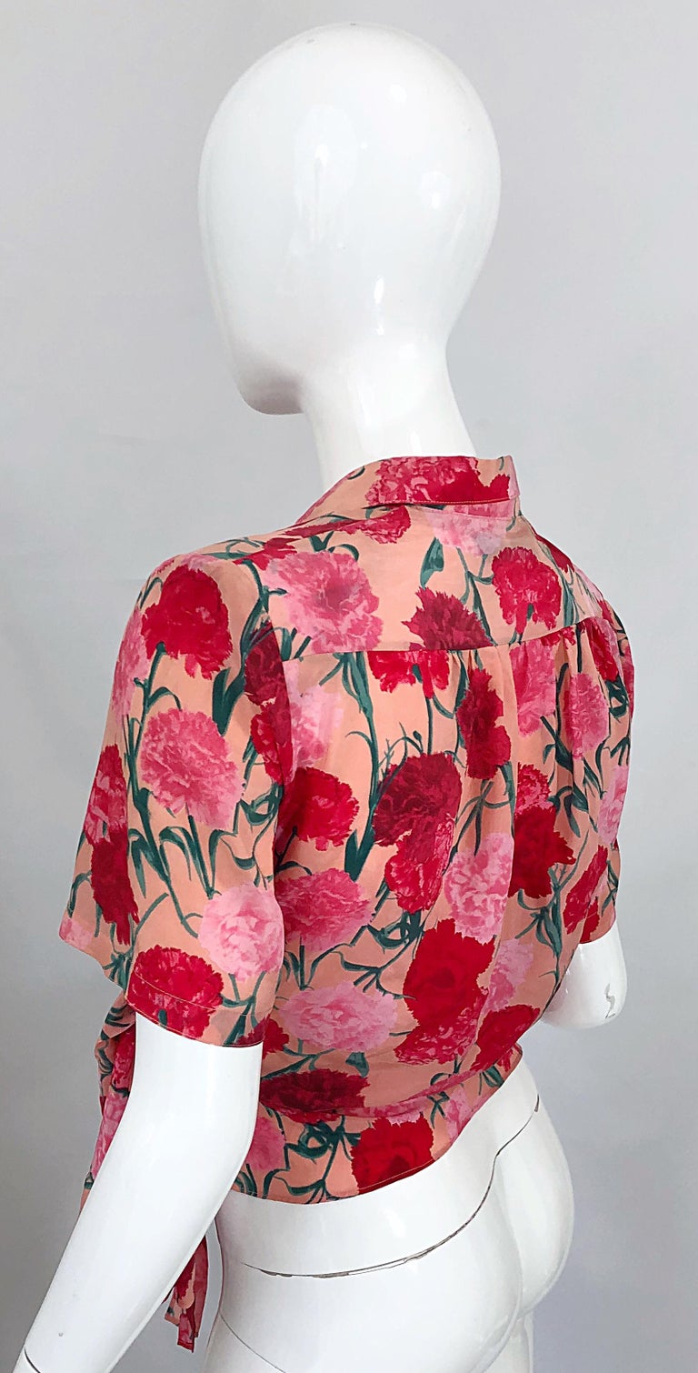 Gianfranco Ferre Size 42 Pink Red Carnation Print Silk Vintage 90s Wrap Blouse For Sale 10