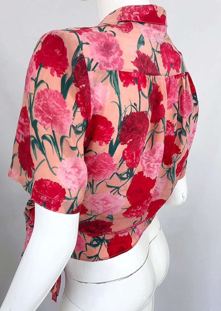 Gianfranco Ferre Size 42 Pink Red Carnation Print Silk Vintage 90s Wrap Blouse For Sale 2