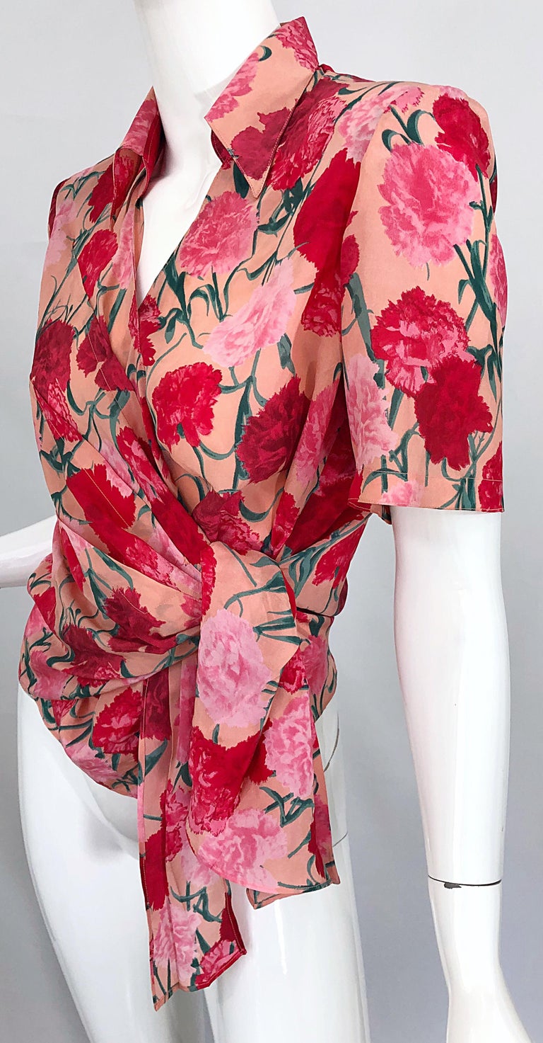 Gianfranco Ferre Size 42 Pink Red Carnation Print Silk Vintage 90s Wrap Blouse For Sale 5