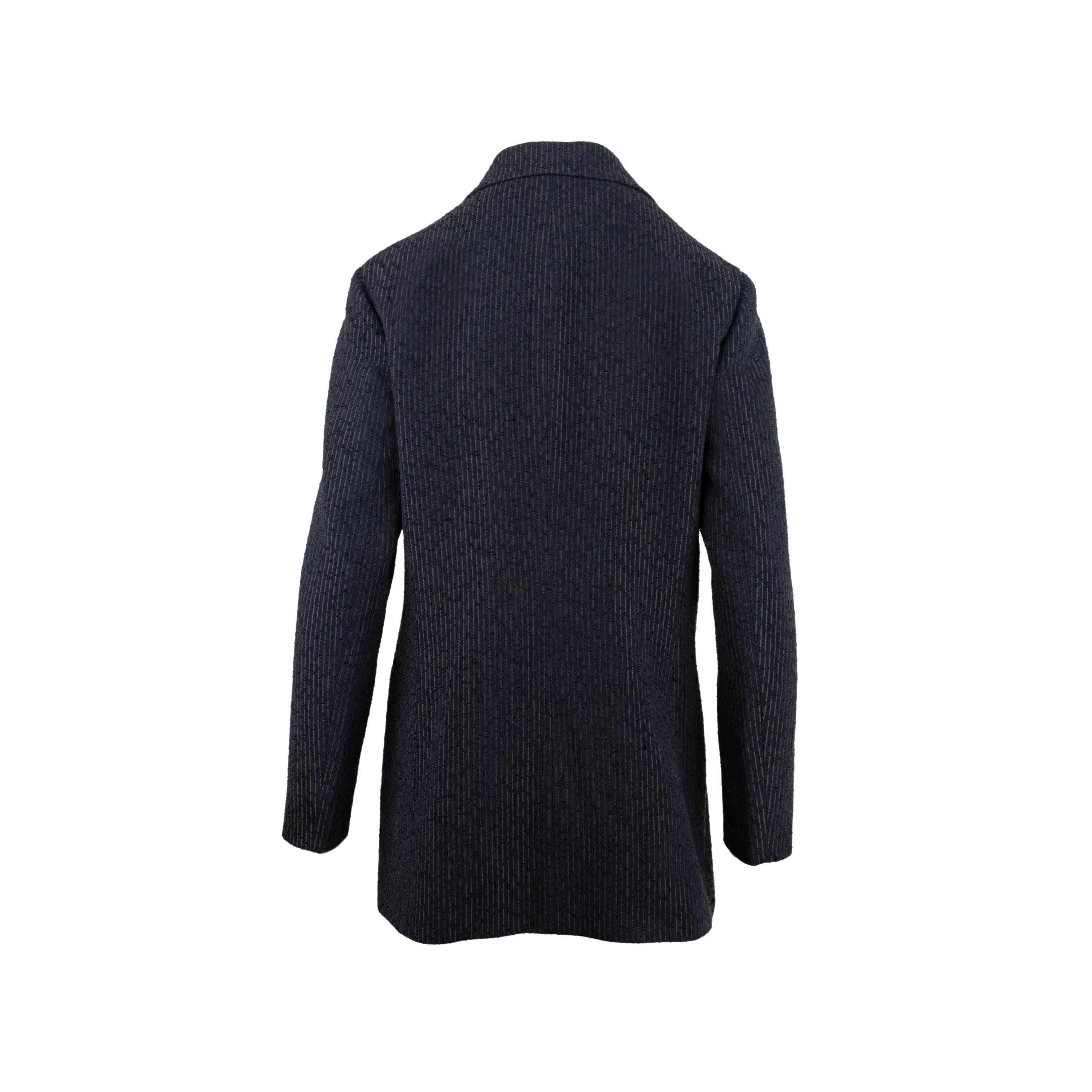 Gianfranco Ferré '80s striped blue silk blend blazer. Featuring a classic lapel, long sleeves, three buttons and flap pockets.
 
 Shoulder:42;Sleeve:60;Bust:50;Waist:47;Total Length:77