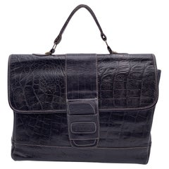 Gianfranco Ferre Vintage Schwarze geprägte Leder-Umhängetasche mit Prägung
