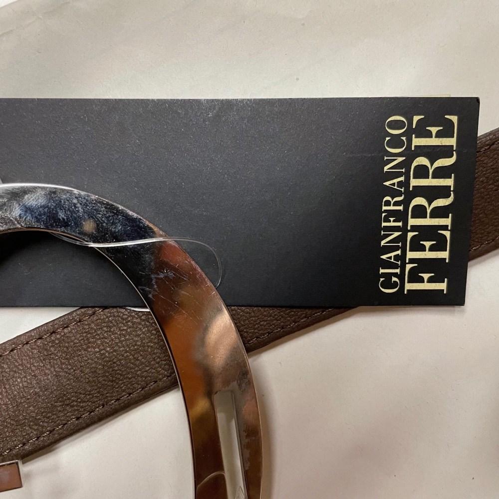 Women's or Men's Gianfranco Ferré Vintage brown 2000s logoed belt For Sale