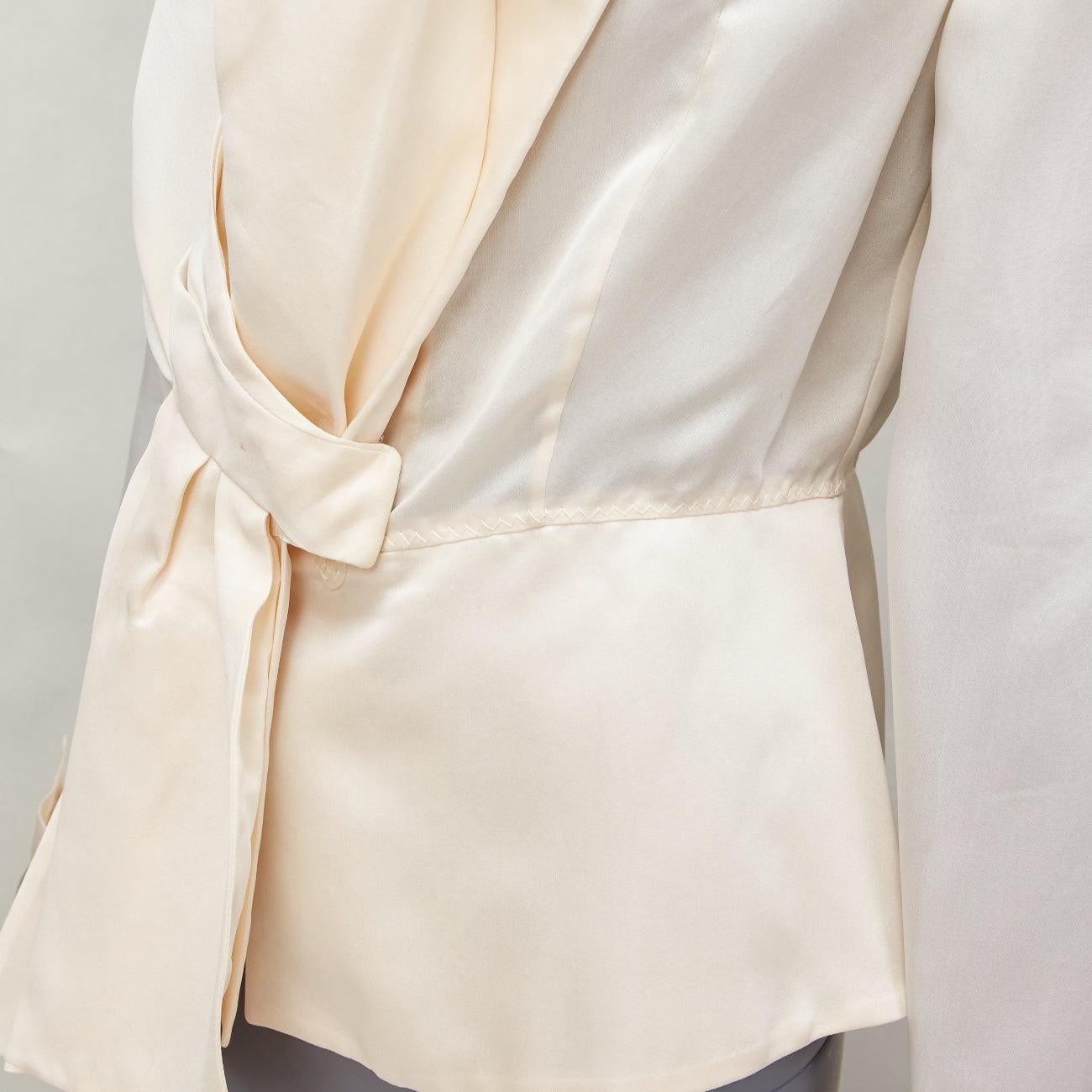 GIANFRANCO FERRE Vintage cream silk XL bow detail power shoulder jacket IT44 L en vente 4