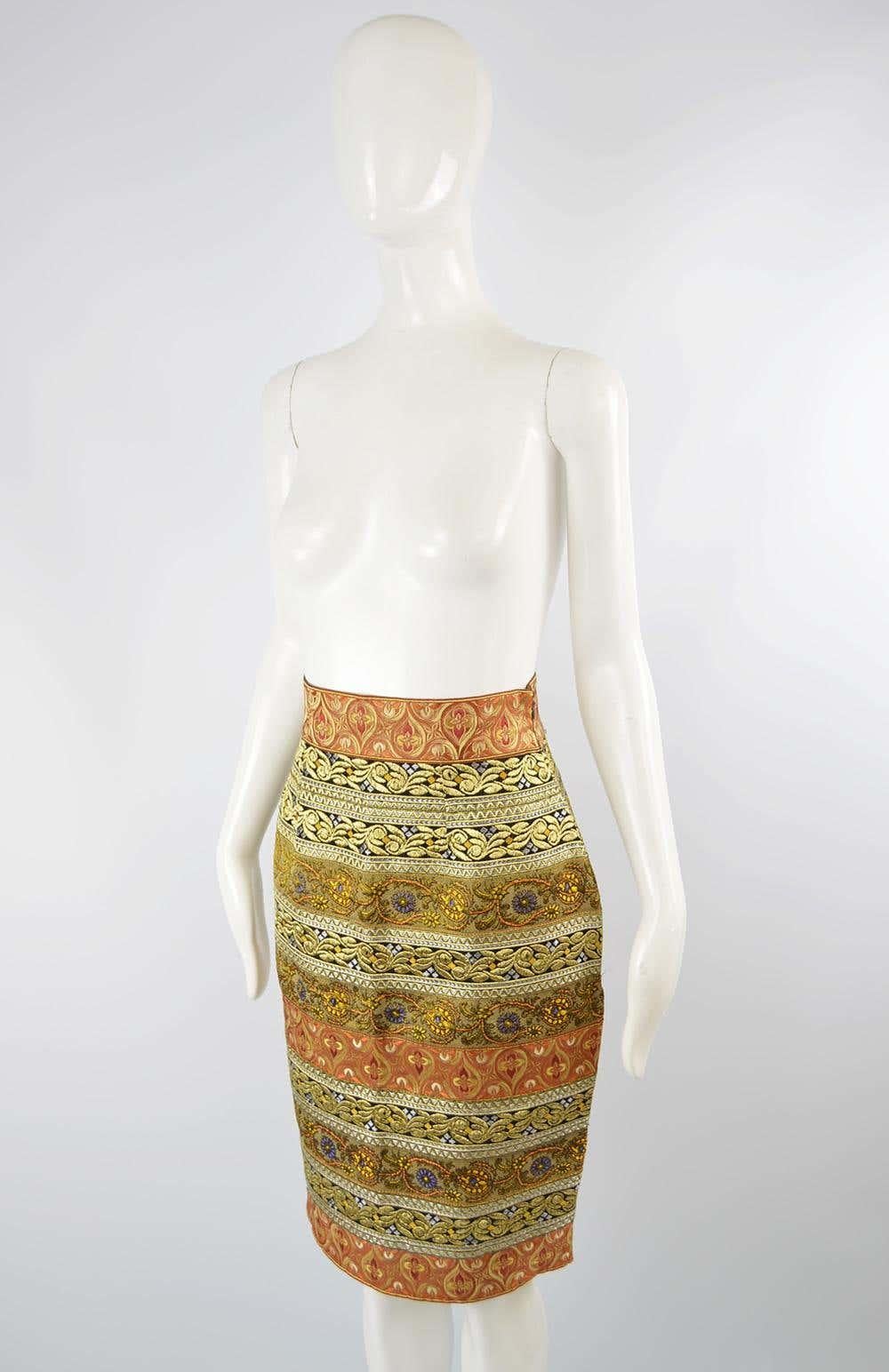Gianfranco Ferre Vintage Gold Metallic Brocade Party Evening Pencil Skirt In Excellent Condition In Doncaster, South Yorkshire