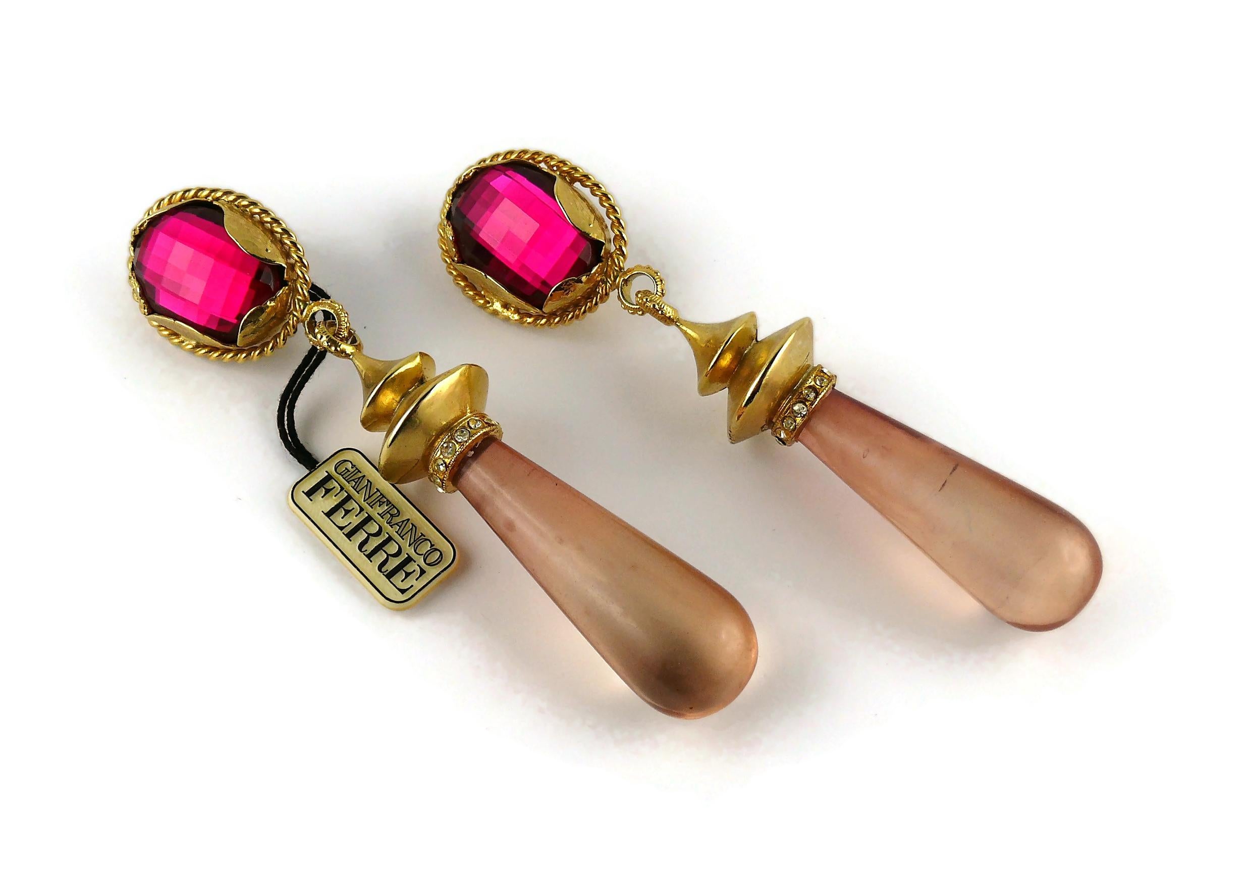 Gianfranco Ferre Pendientes colgantes vintage dorados con joyas en venta 1
