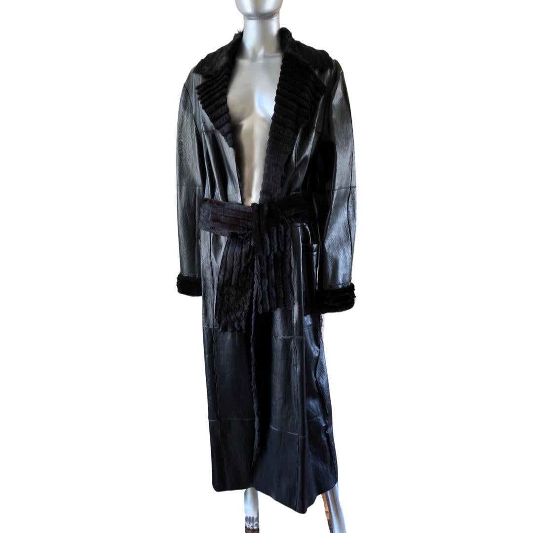 Gianfranco Ferre Vintage Leather Trench Coat Lined in Sheared Fur Size L (NWT) In Good Condition For Sale In Palm Springs, CA