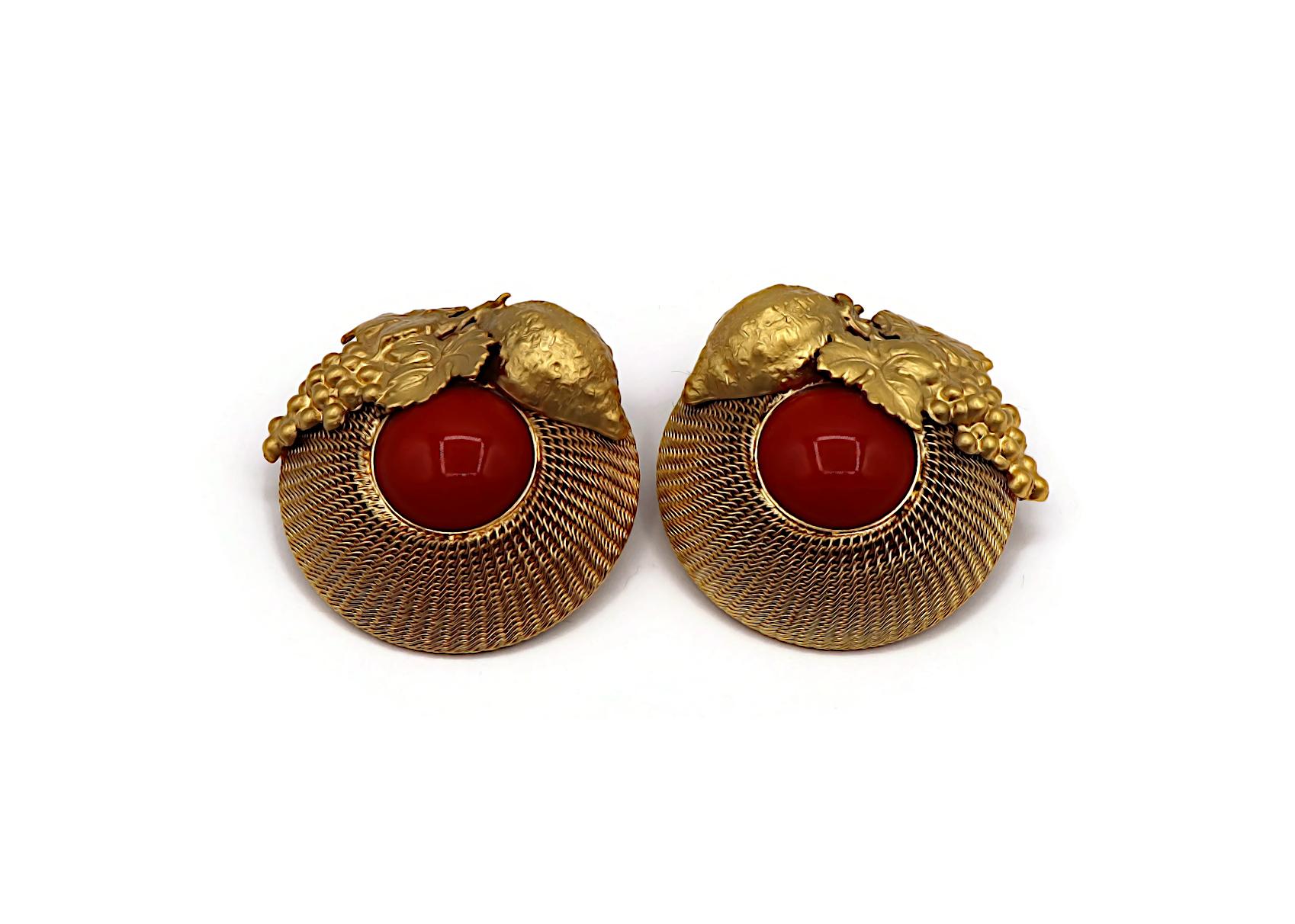 GIANFRANCO FERRE Vintage Massive Gold Tone Clip-On Earrings For Sale 3