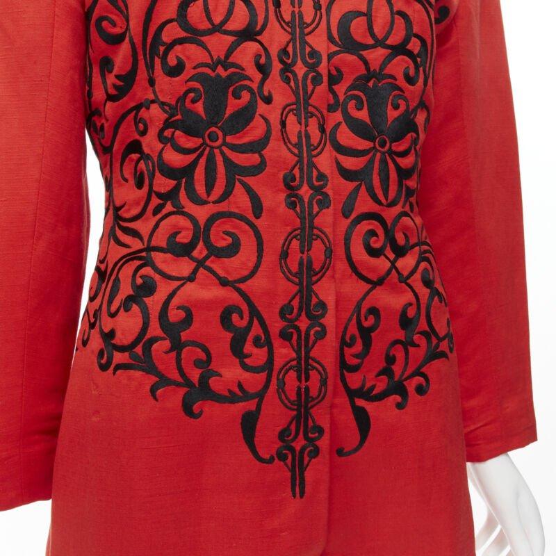 GIANFRANCO FERRE Vintage red black floral embroidery stand collar jacket M
Reference: TGAS/B02205
Brand: Gianfranco Ferre
Designer: Gianfranco Ferre
Color: Red, Black
Pattern: Floral
Closure: Button
Extra Details: Black floral embroidery. Stand
