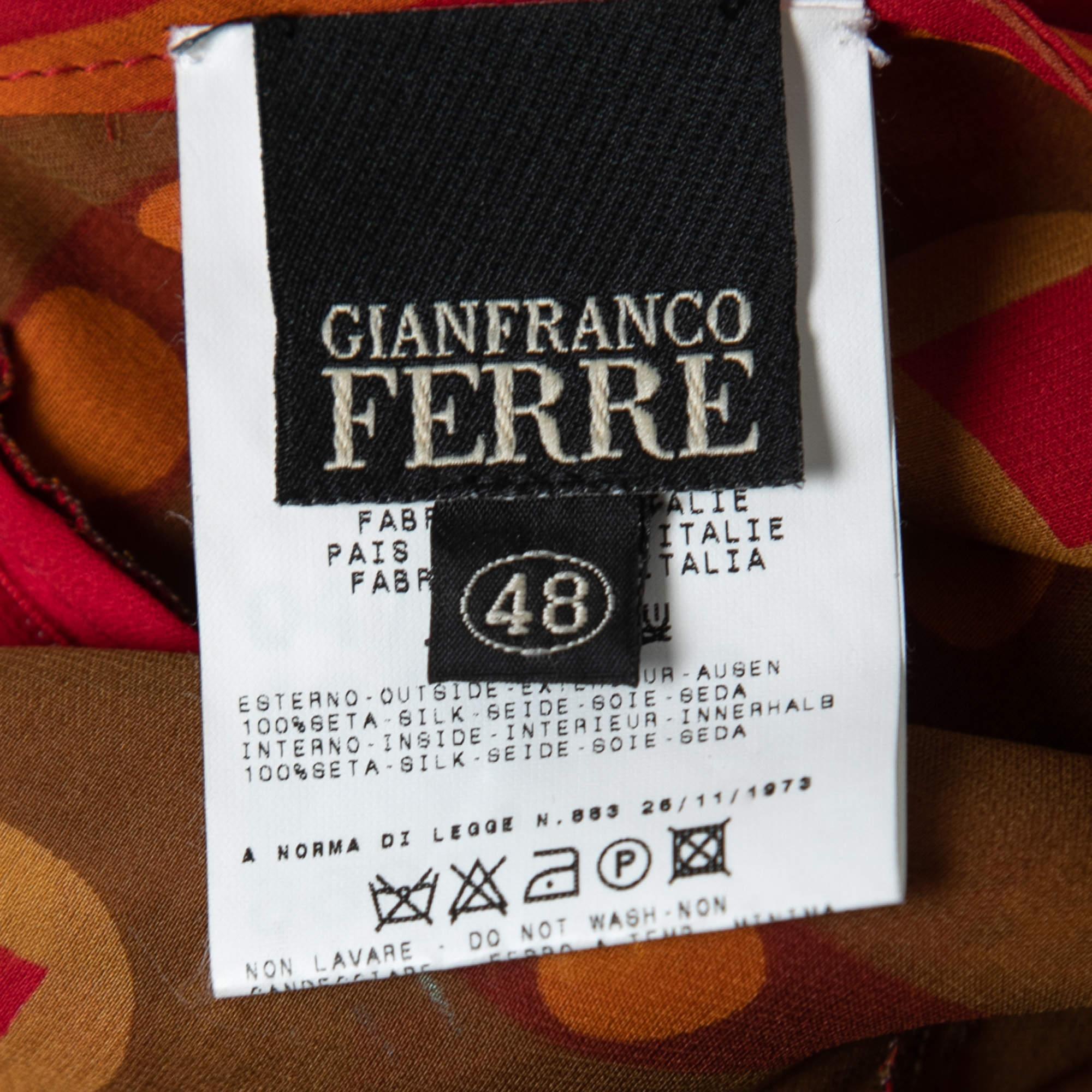 Gianfranco Ferre - Jupe longue en soie imprimée rouge vintage avec ornements L Bon état - En vente à Dubai, Al Qouz 2