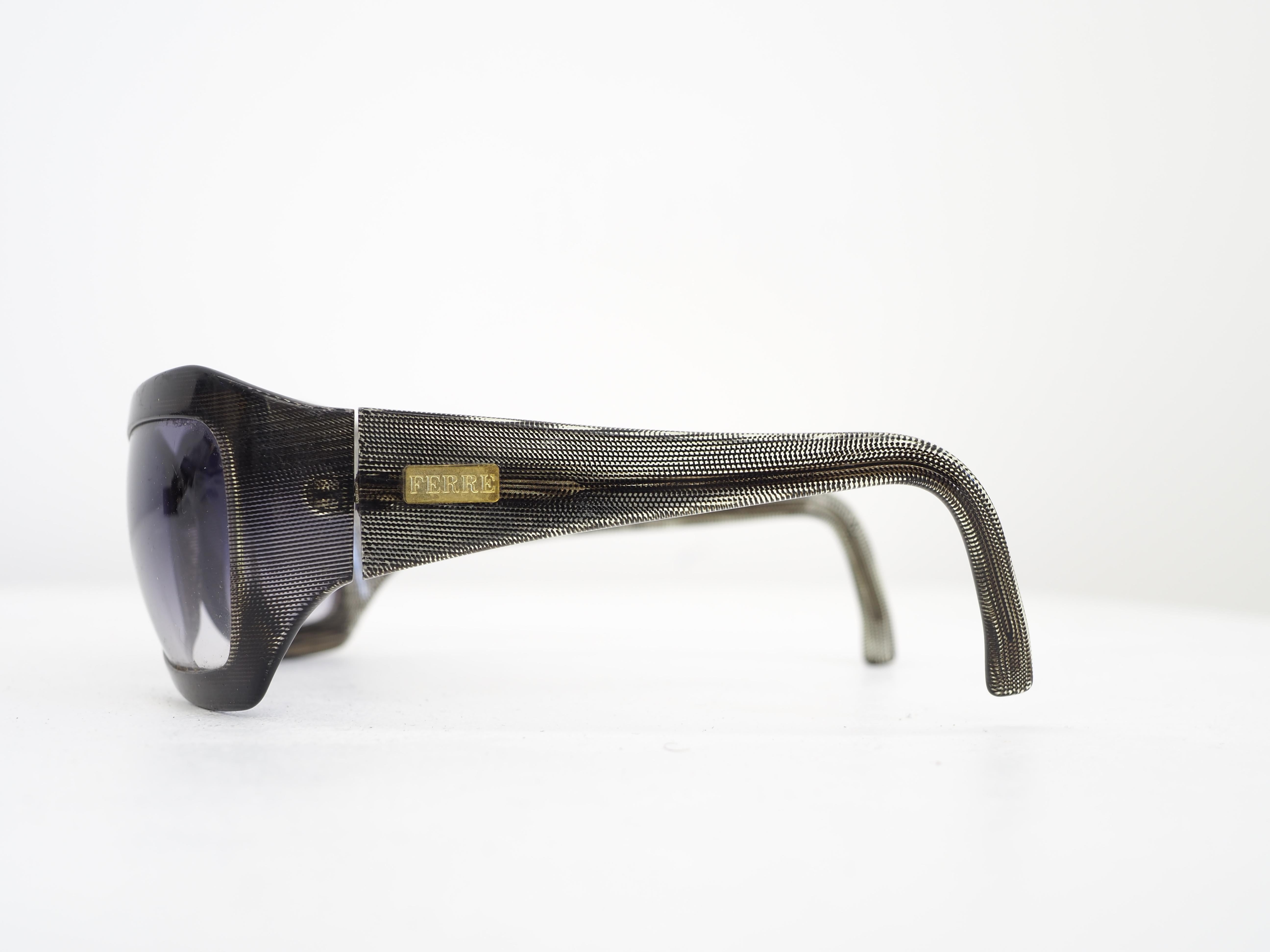 Women's or Men's Gianfranco Ferrè vintage sunglasses For Sale