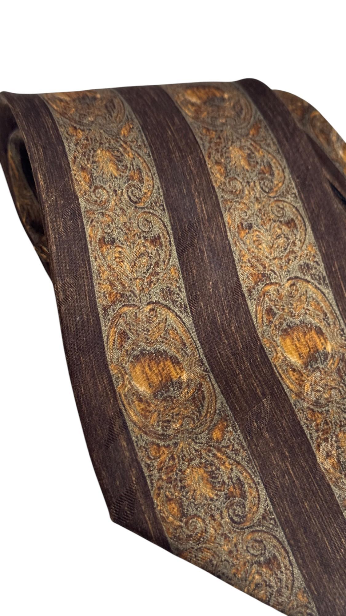 da uomo o donna Gianfranco Ferré Vintage Tie – Baroque Striped Pattern in Gold, Brown and Bronze in vendita