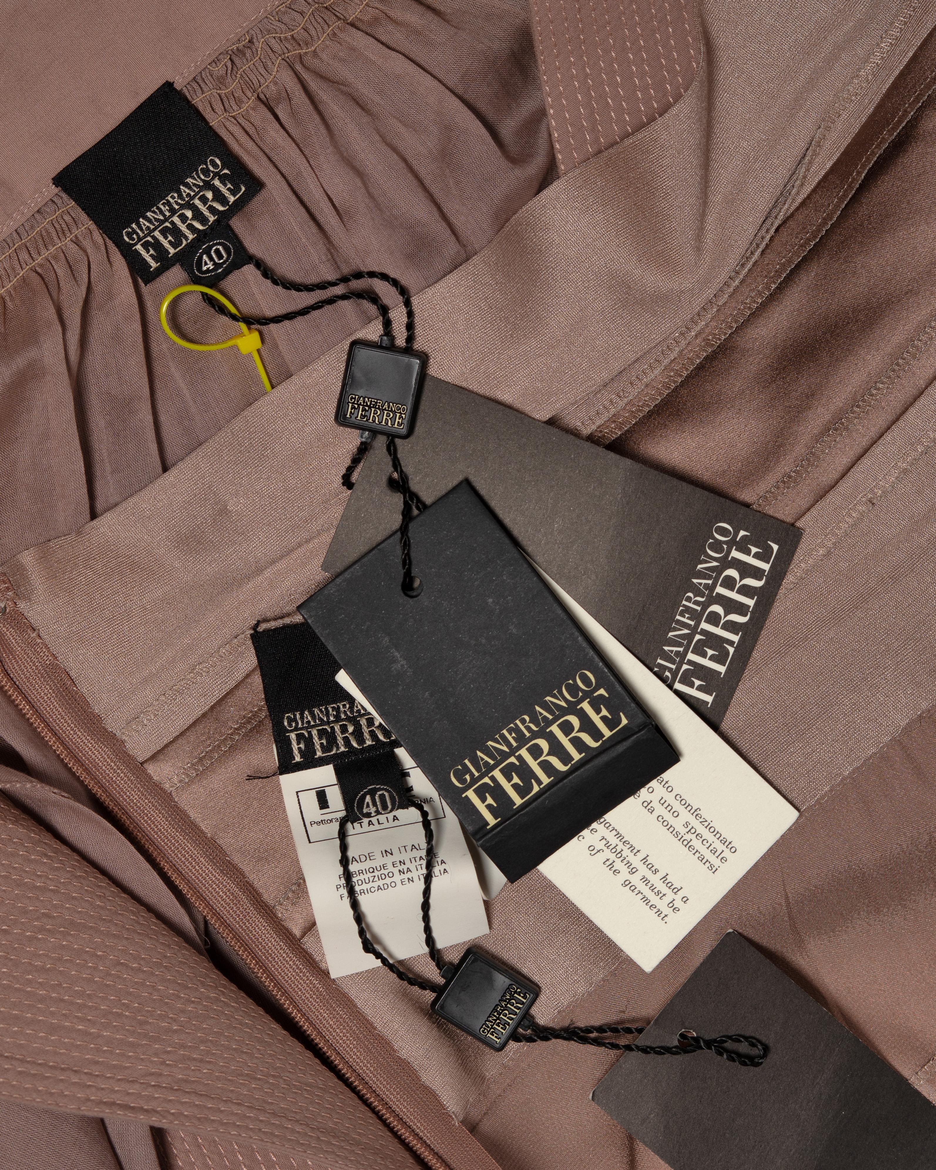 Conjunto Gianfranco Ferré de blusa de gasa y pantalón de seda, SS 2008 en venta 8