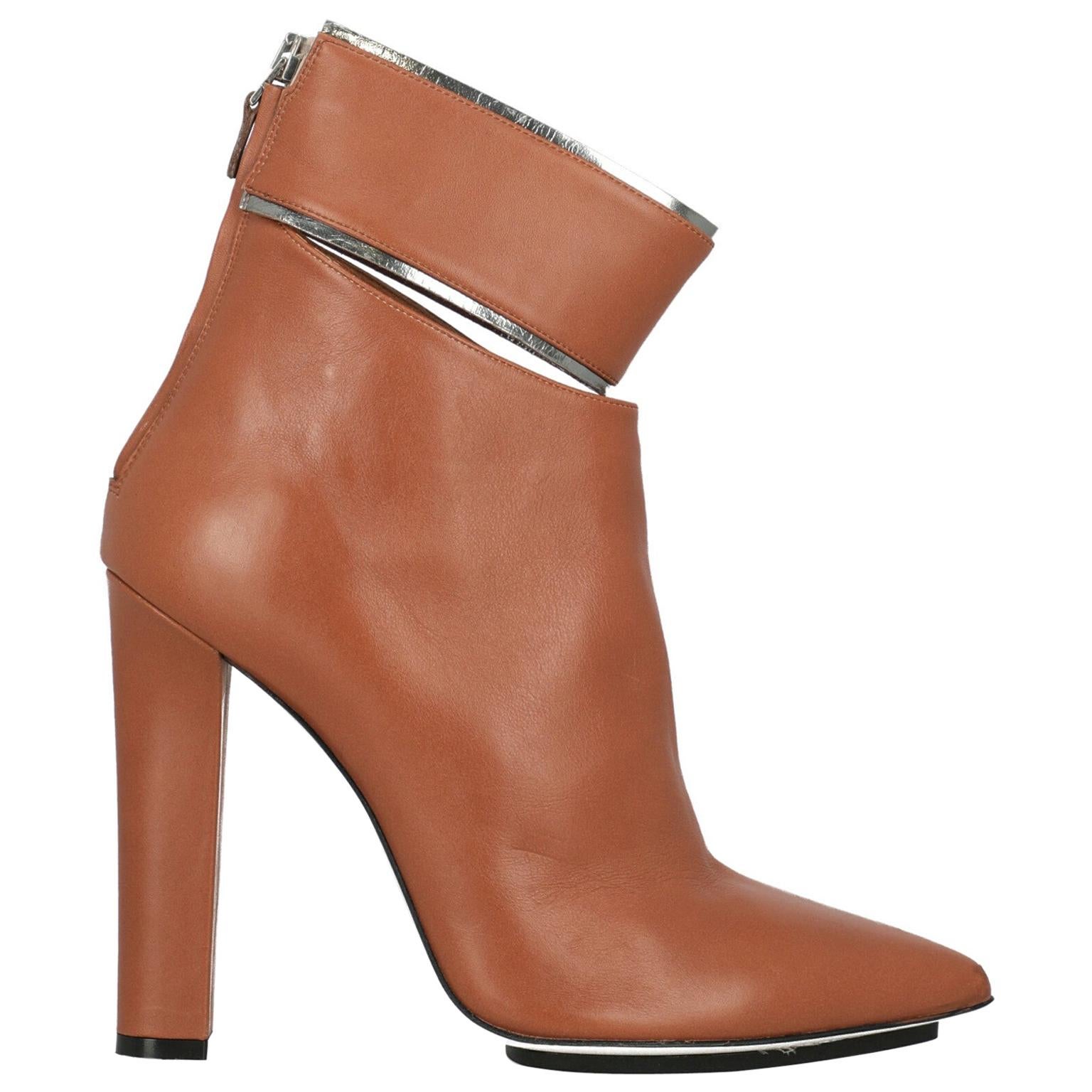 Gianfranco Ferre Woman Ankle boots Camel Color Leather IT 40 For Sale