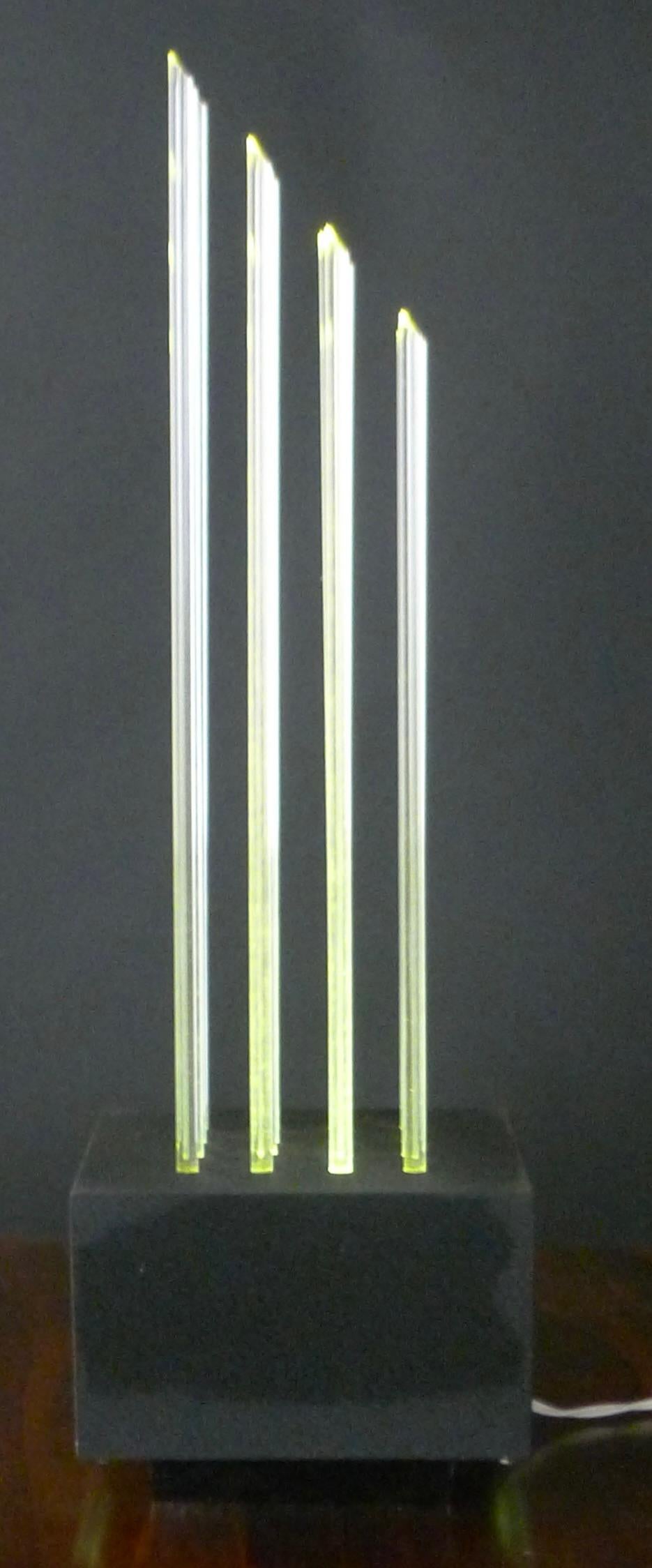 Mid-Century Modern Gianfranco Fini & Fabrizio Cocchia for New Lamp, 1970s Plexiglass Table Light For Sale