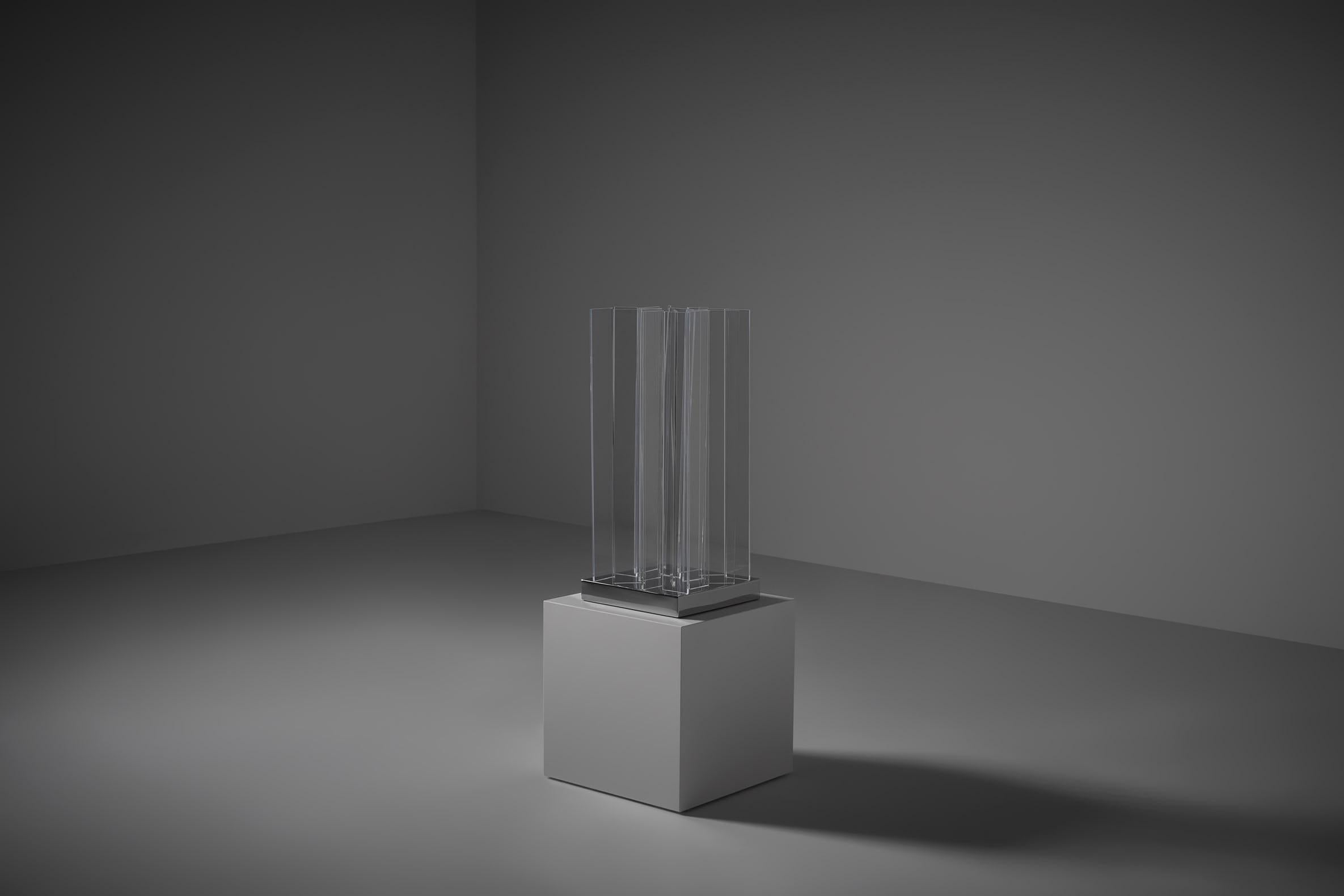 Gianfranco Fini mod. escultura de luz 