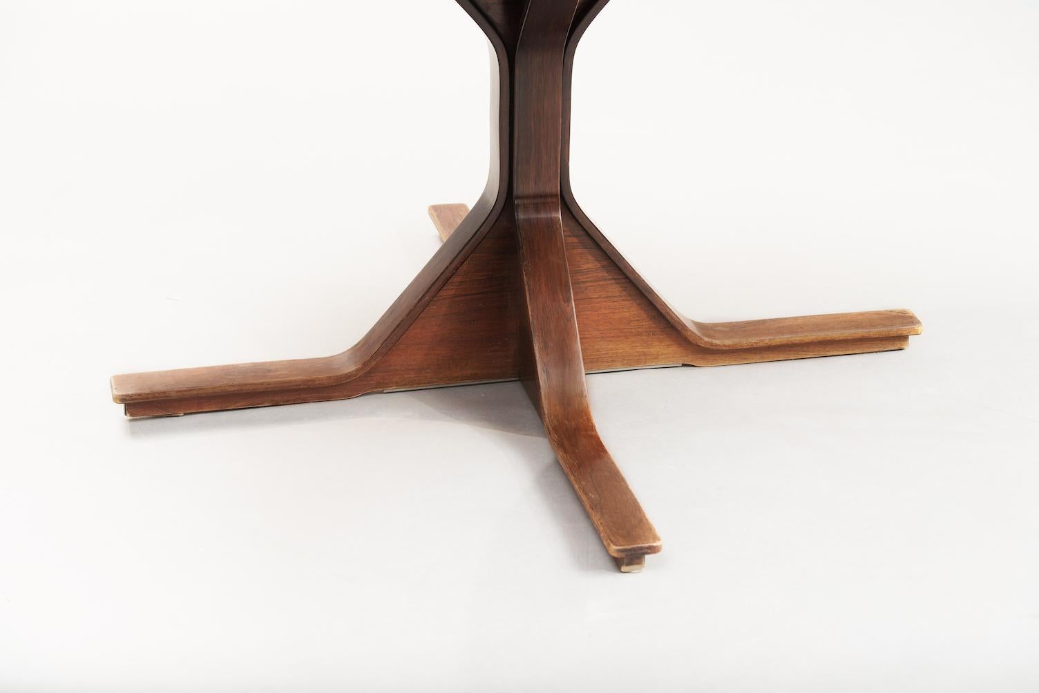 Mid-Century Modern Gianfranco Fratinni Rosewood Dining Table, Model 522, for Bernini