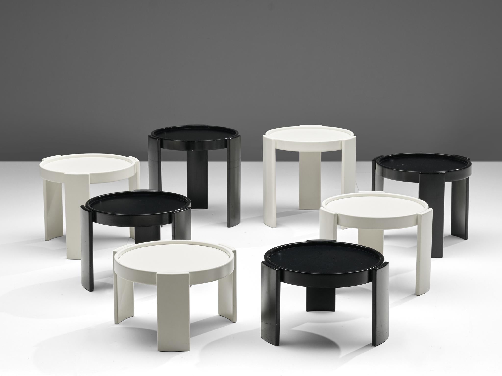 Gianfranco Frattini for Cassina, nesting table, white and black lacquered wood, Italy, 1960s

These nesting tables are designed by Gianfranco Frattini for Cassina. Half of the tables are white, while the other half is black lacquered wood, round
