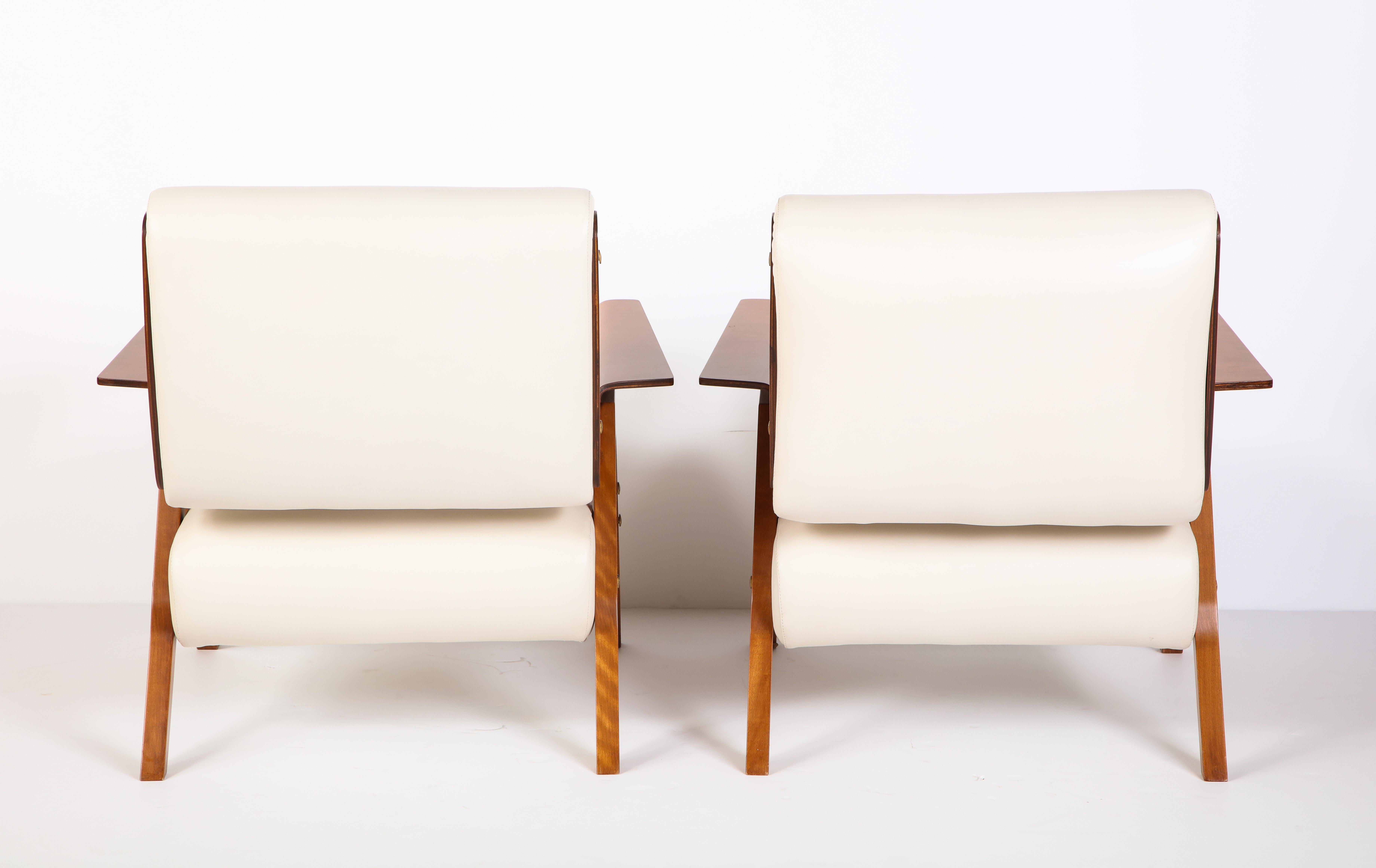 Mid-20th Century Gianfranco Frattini#831 Lounge Chairs in White Leather for Cassina, Italy, 1950s