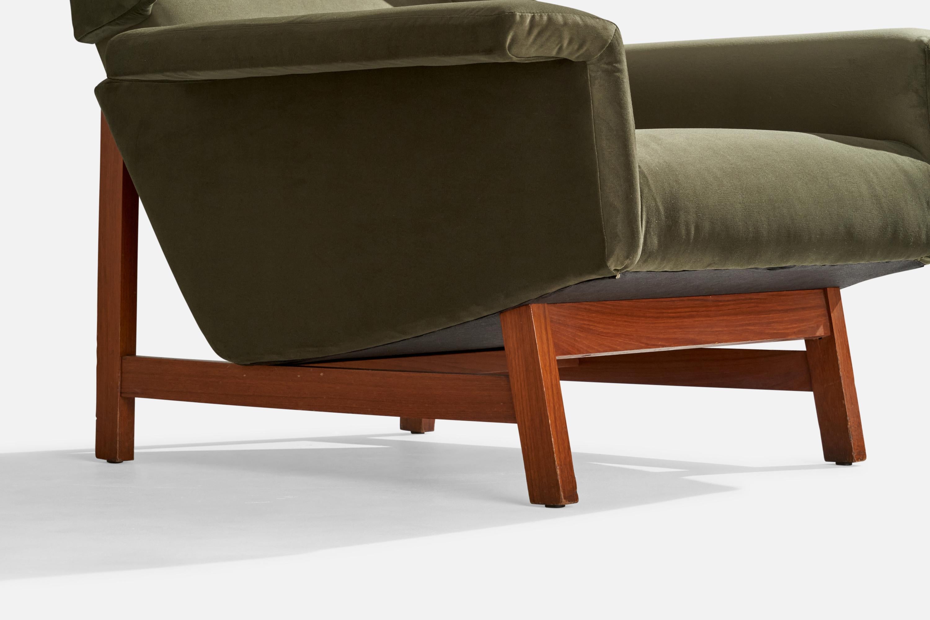 Attribution Gianfranco Frattini, chaise longue, teck, velours, Italie, années 1960 Bon état - En vente à High Point, NC