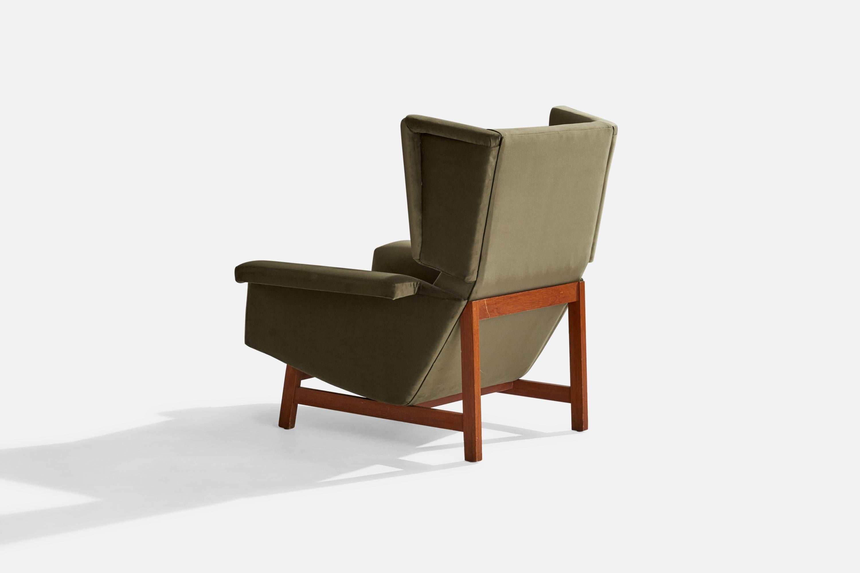 Attribution Gianfranco Frattini, chaise longue, teck, velours, Italie, années 1960 en vente 1
