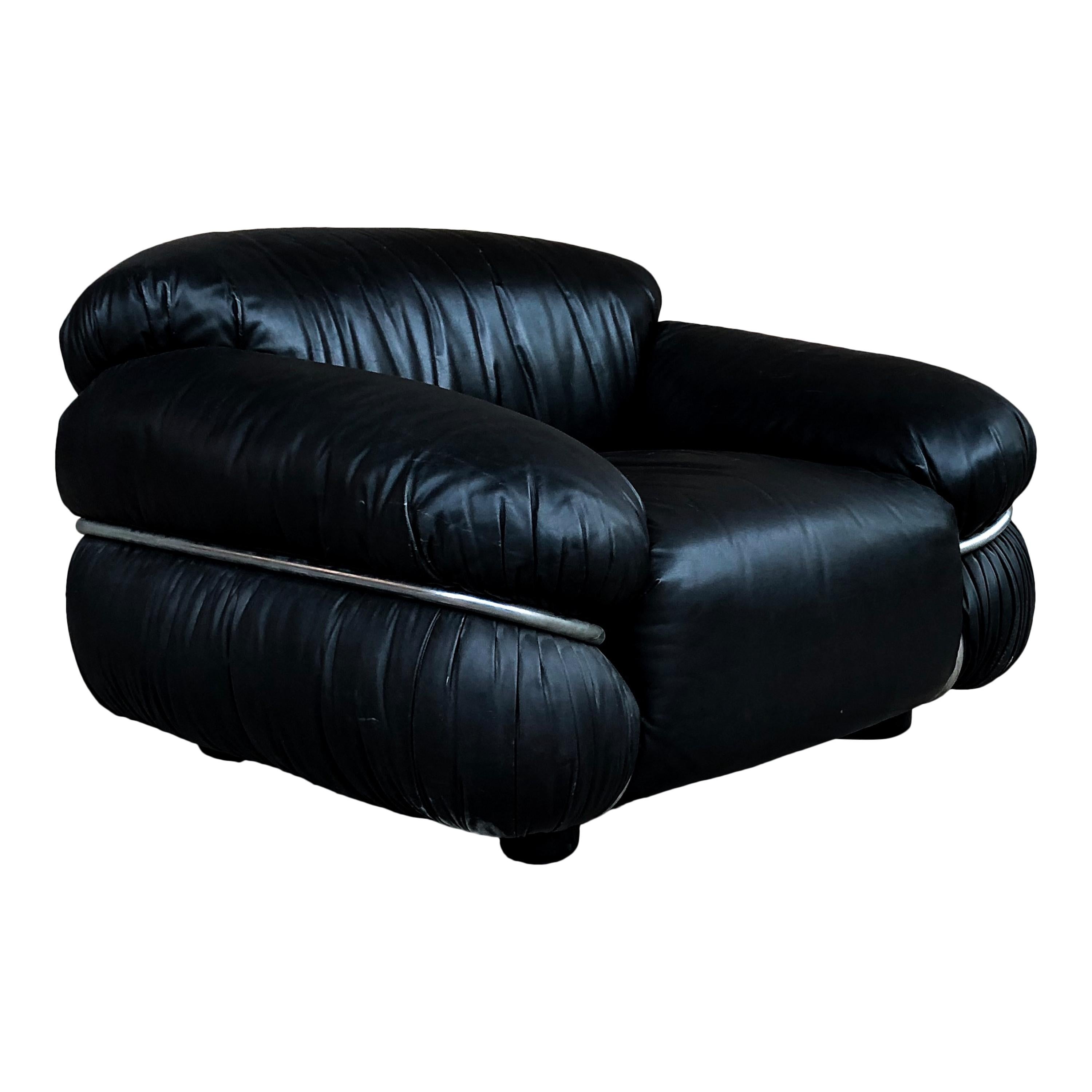 Sesann-Sessel aus schwarzem Leder von Gianfranco Frattini für Cassina, 1972, 2er-Set (Ende des 20. Jahrhunderts) im Angebot