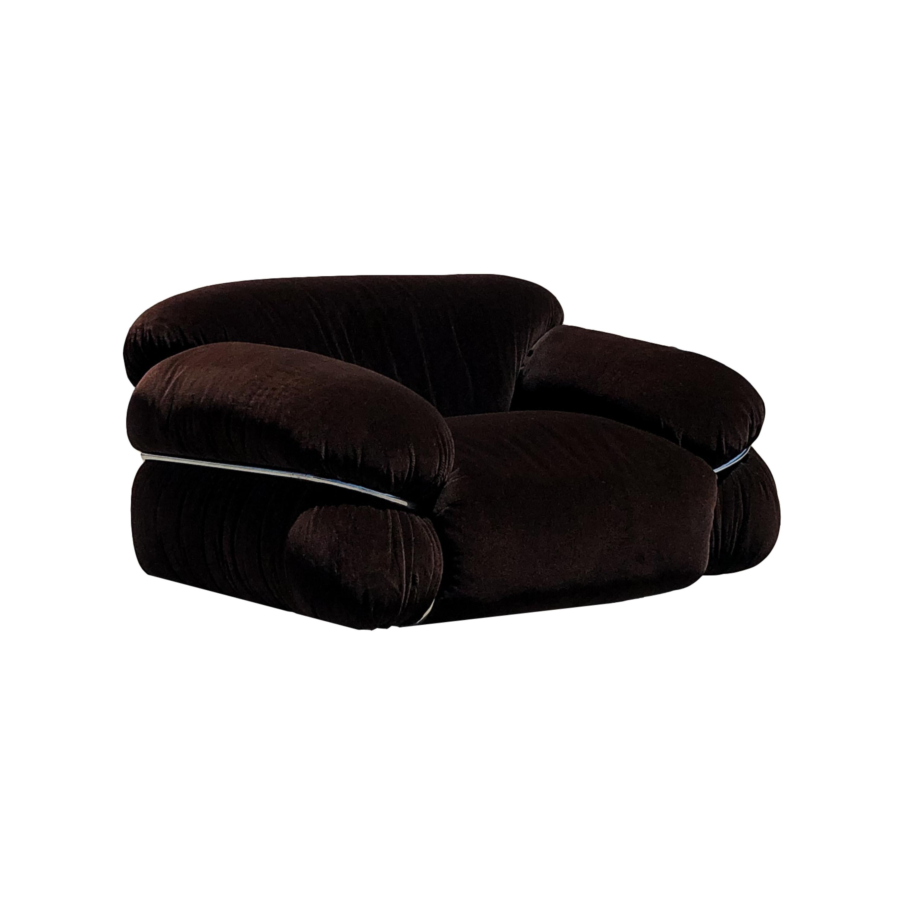 The Sesann lounge chair was designed by Gianfranco Frattini in 1970 and produced by the Italian manufacturer Cassina.

This lounge chair features a chocolate brown alpaca velvet upholstery.

Sesann is characterized by an organic and informal shape