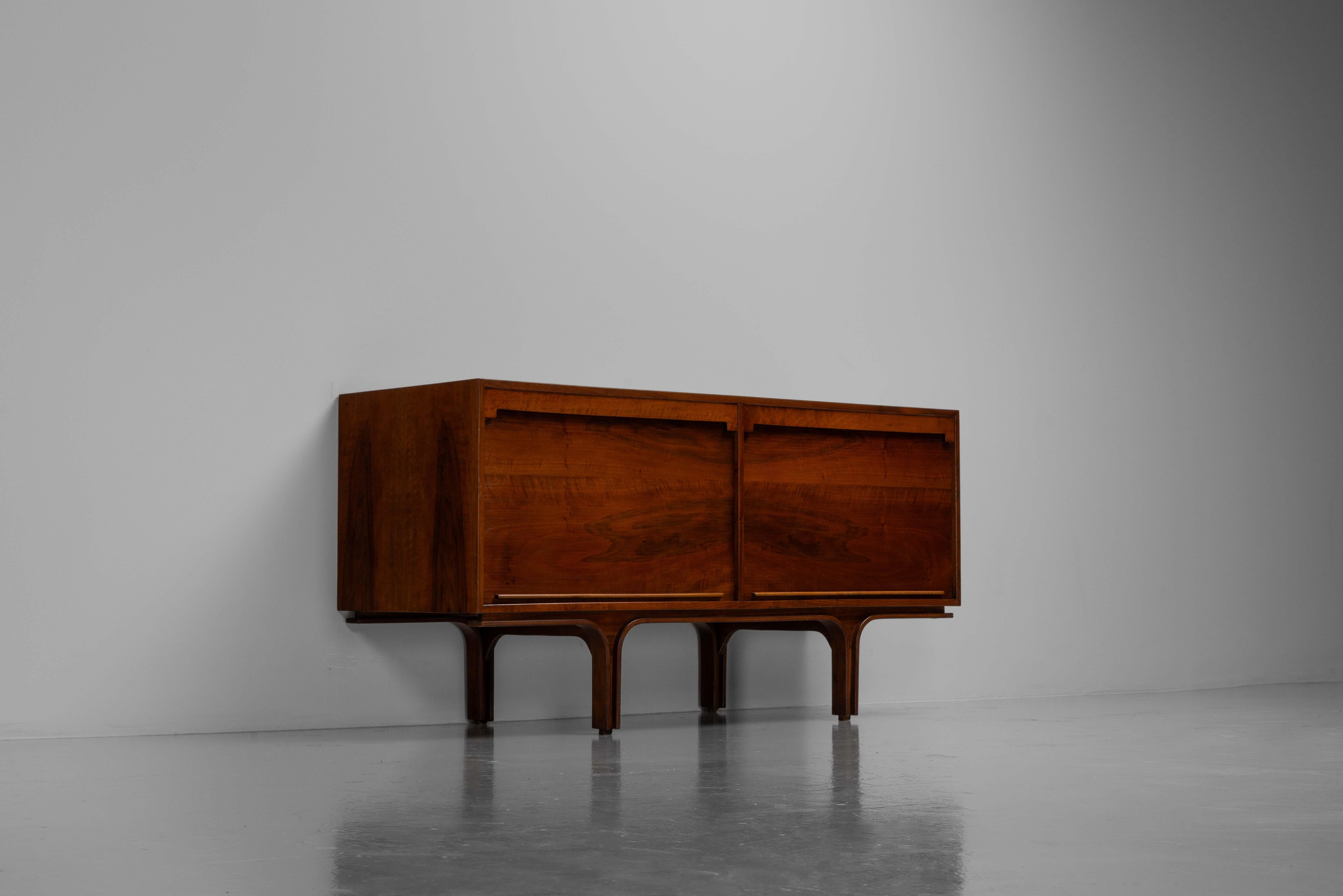 Mid-Century Modern Meuble de rangement Gianfranco frattini de Bernini Italie 1957 en vente