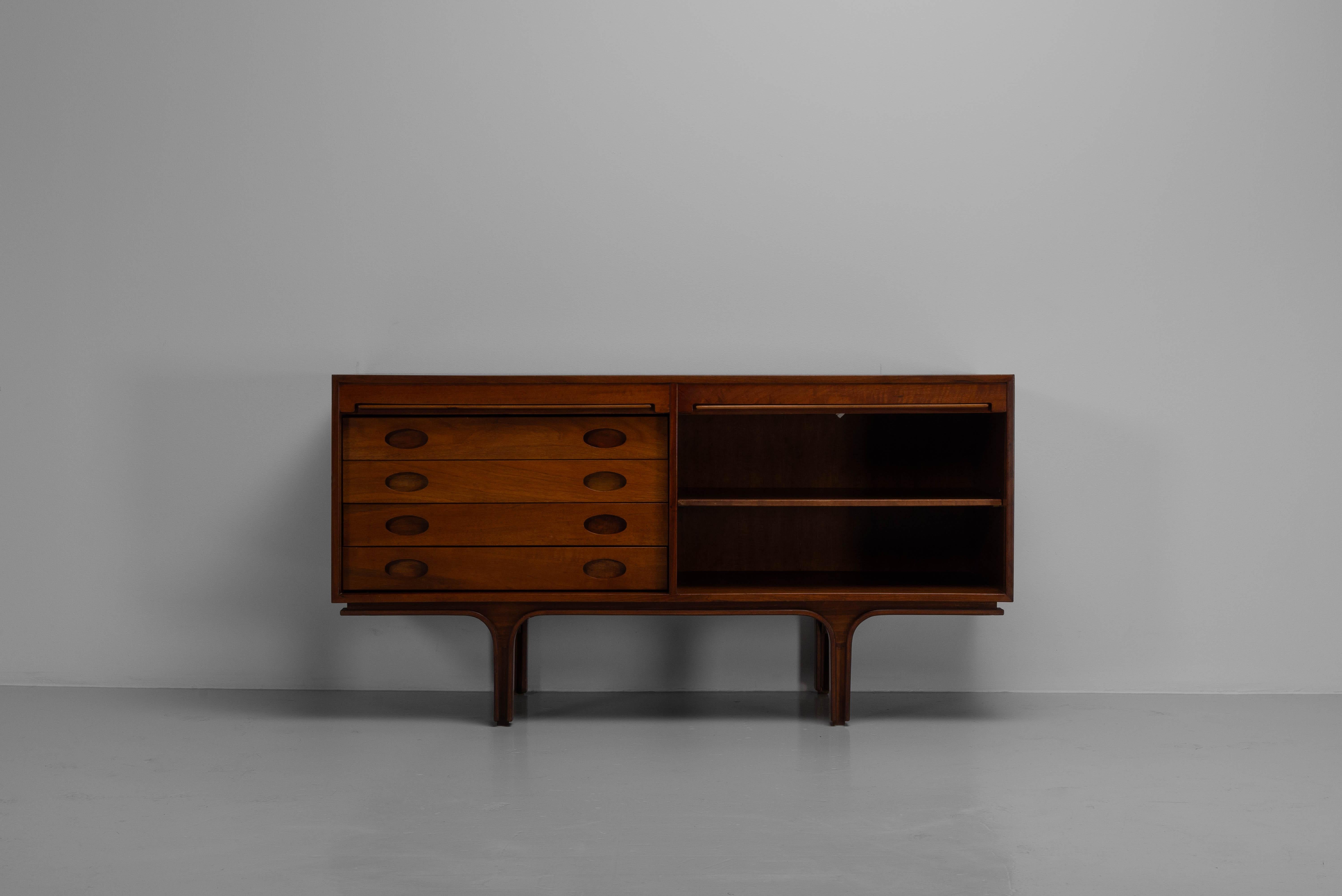 Meuble de rangement Gianfranco frattini de Bernini Italie 1957 Bon état - En vente à Roosendaal, Noord Brabant