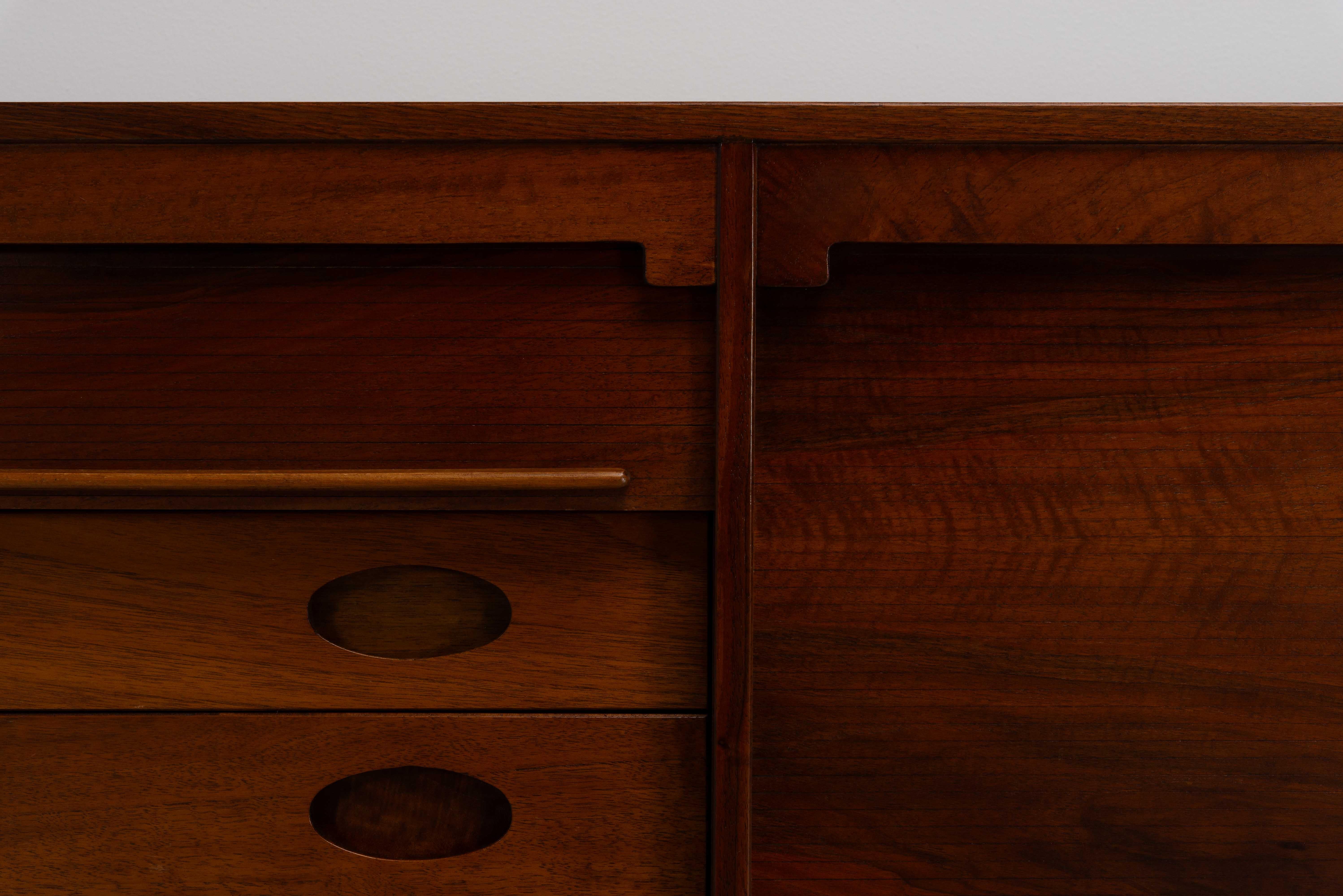 Milieu du XXe siècle Meuble de rangement Gianfranco frattini de Bernini Italie 1957 en vente
