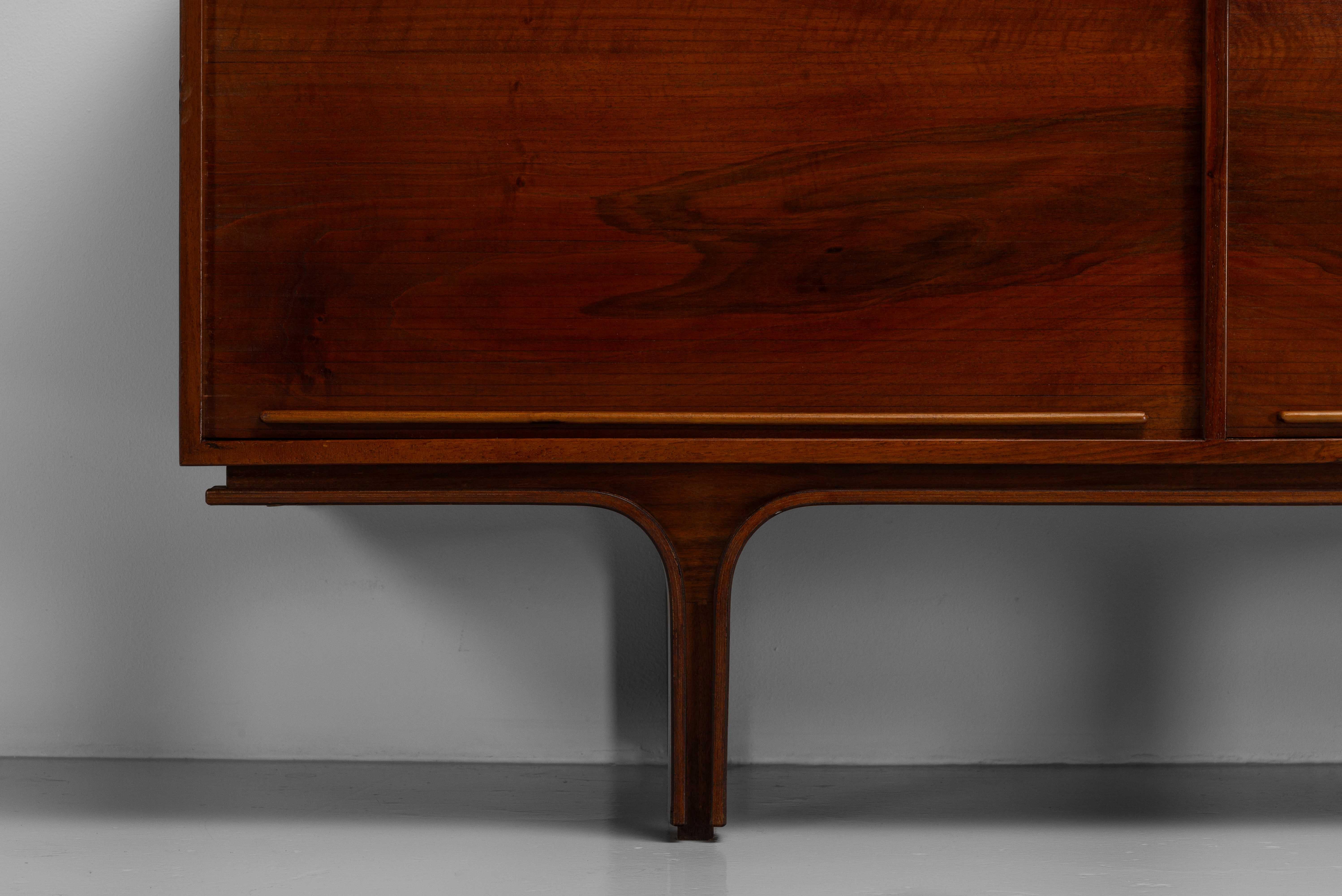 Bois de rose Meuble de rangement Gianfranco frattini de Bernini Italie 1957 en vente