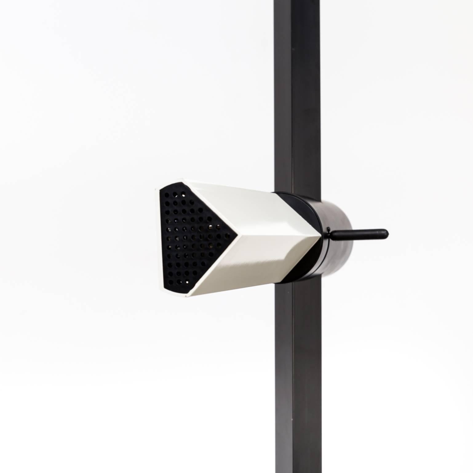 Gianfranco Frattini ‘Caltha’ Adjustable Floor Lamp for Luci For Sale 6