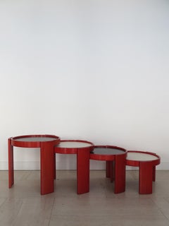 Gianfranco Frattini Cassina, tables basses rouge/80 modèle italien du milieu du siècle dernier, années 1960