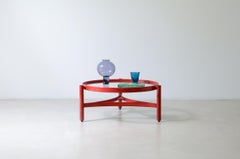 Mesa de centro Gianfranco Frattini de madera curvada teñida con anilina roja