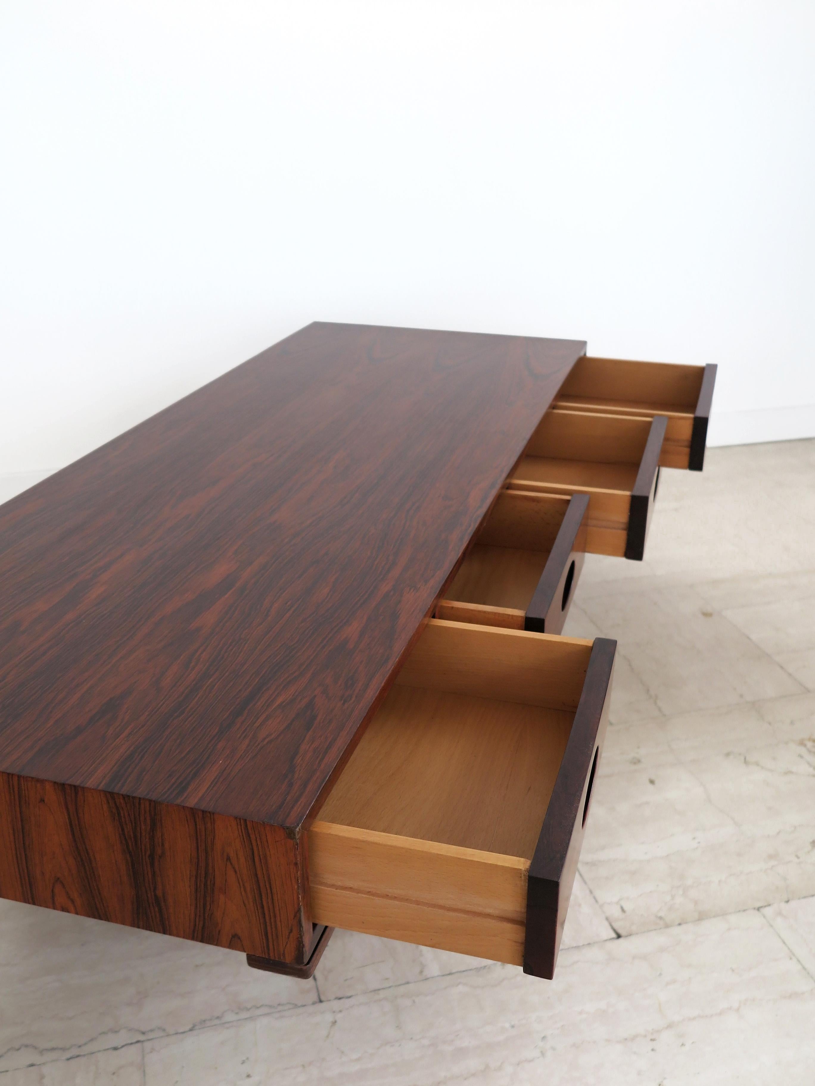 Gianfranco Frattini per Bernini Tavolino da caffè in legno scuro del Midcentury 1960s in vendita 3