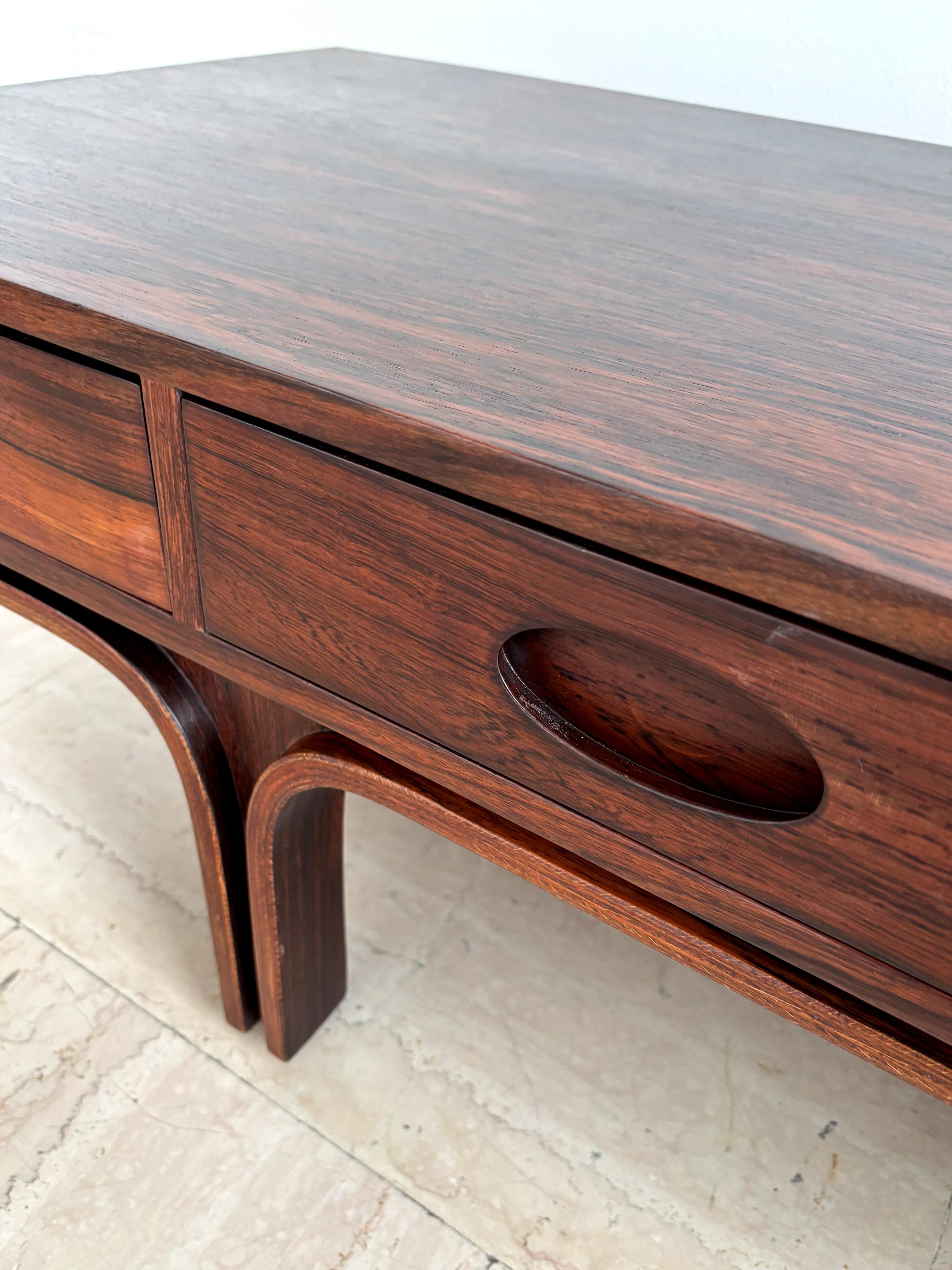 Gianfranco Frattini per Bernini Tavolino da caffè in legno scuro del Midcentury 1960s in vendita 7