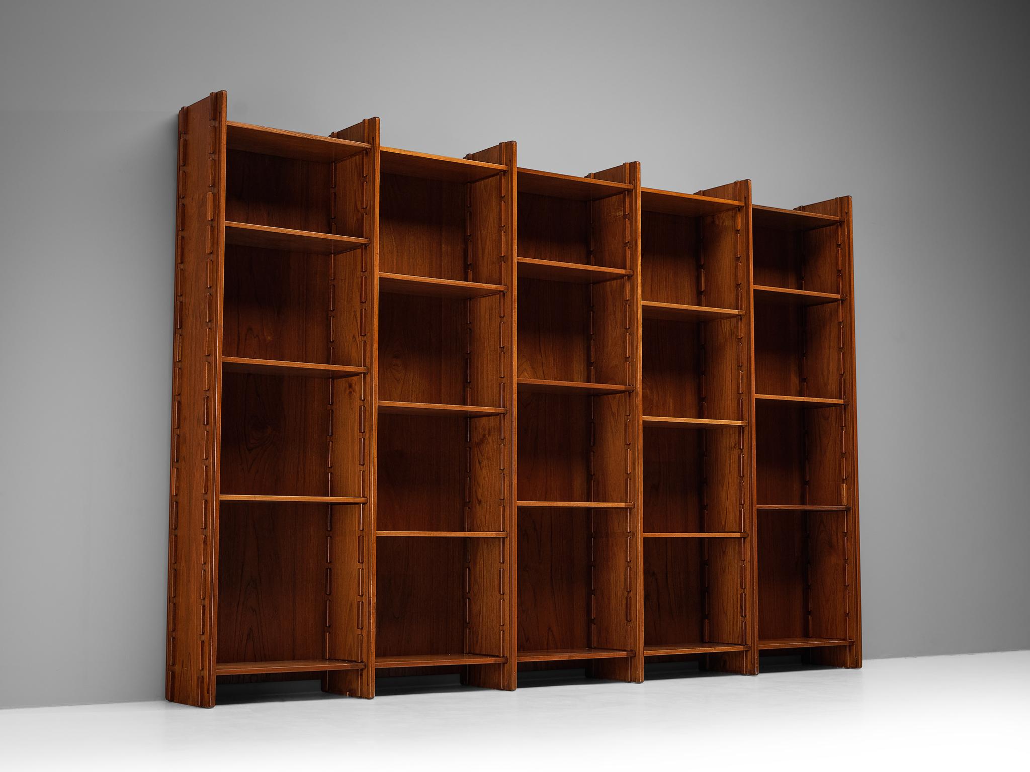 Gianfranco Frattini for Bernini Large Bookcase in Teak For Sale 4
