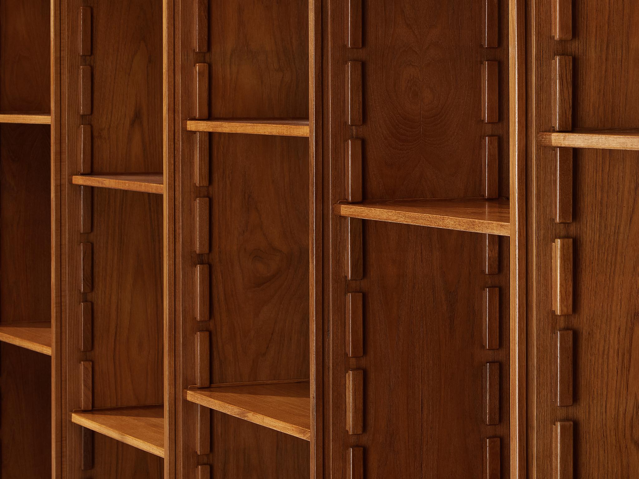 Mid-Century Modern Gianfranco Frattini for Bernini Large Bookcase in Teak