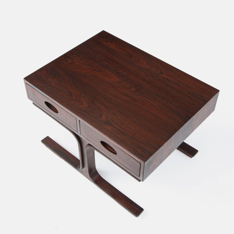Gianfranco Frattini for Bernini Pair of Rosewood Side or Bedside Tables, 1950s For Sale 4