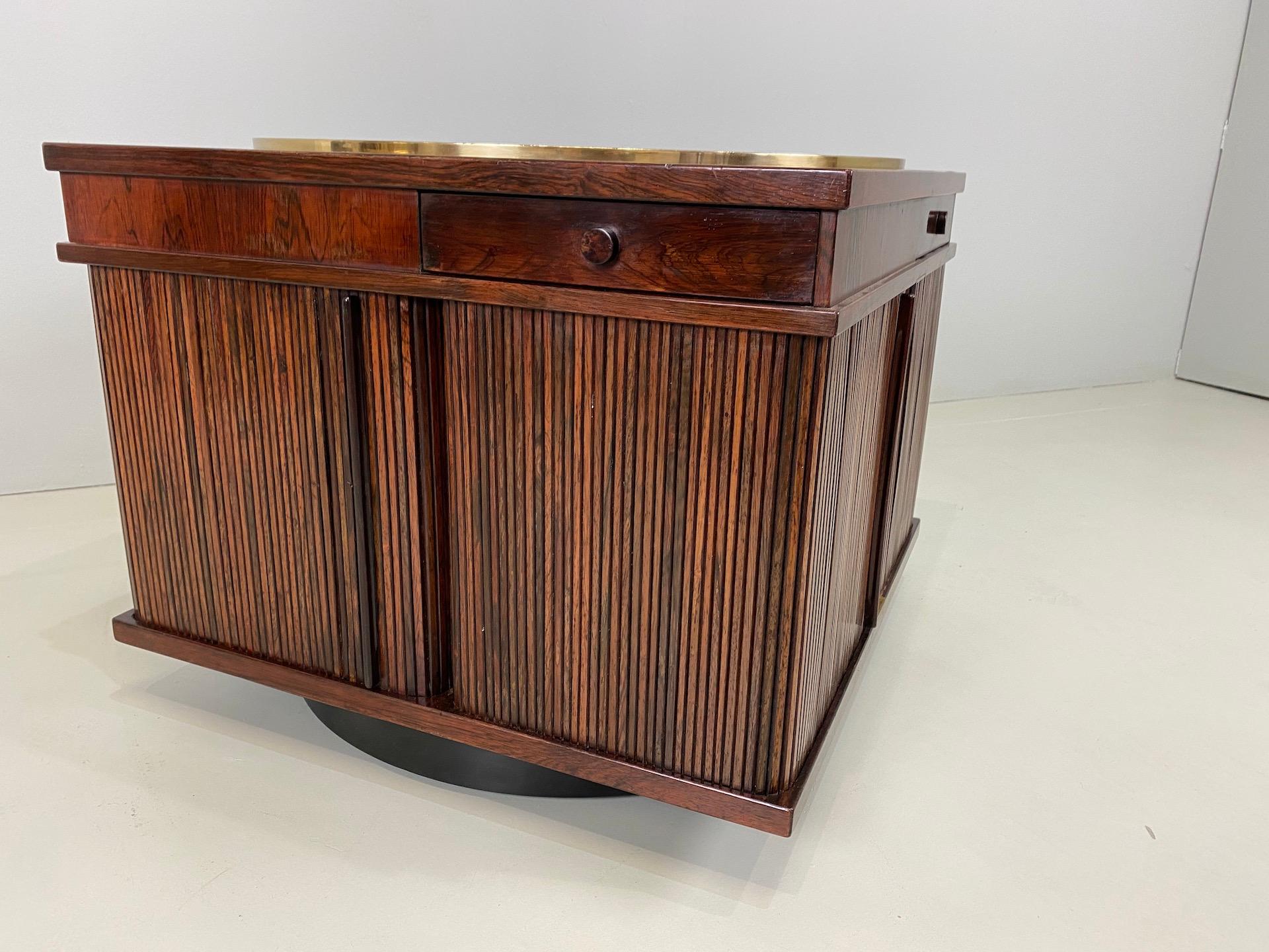 Gianfranco Frattini for Bernini Rosewood Bar Side Table In Excellent Condition In Rovereta, SM