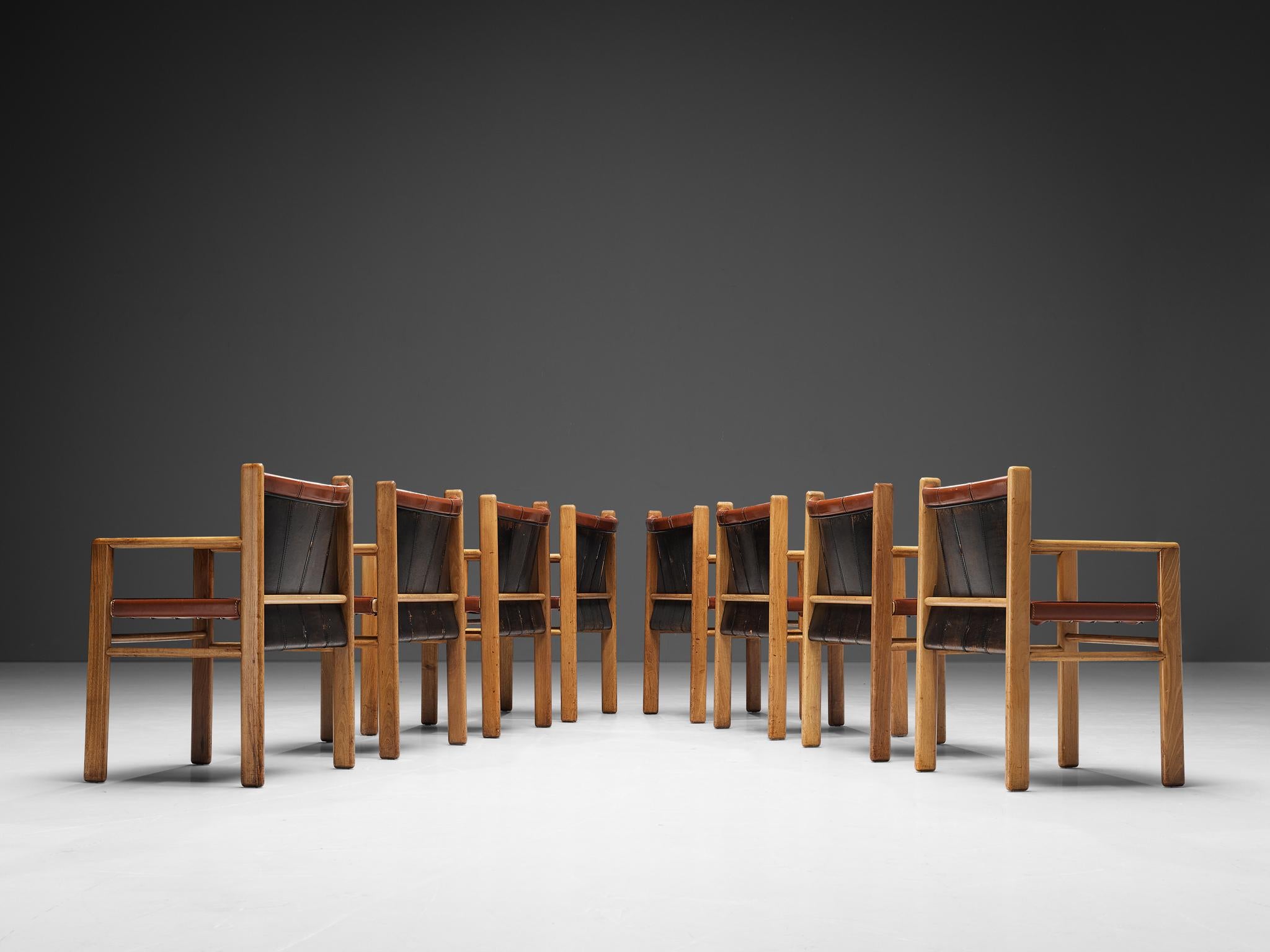 Gianfranco Frattini for Bernini Set of Eight Armchairs in Leather and Walnut 5